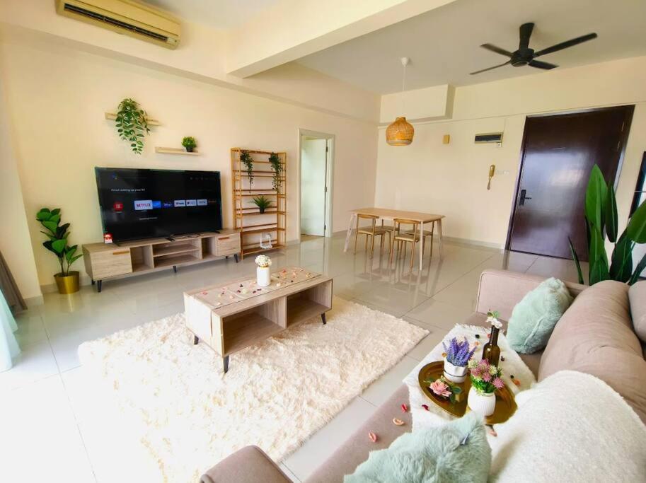 Regalia Residence by Luvit Stay