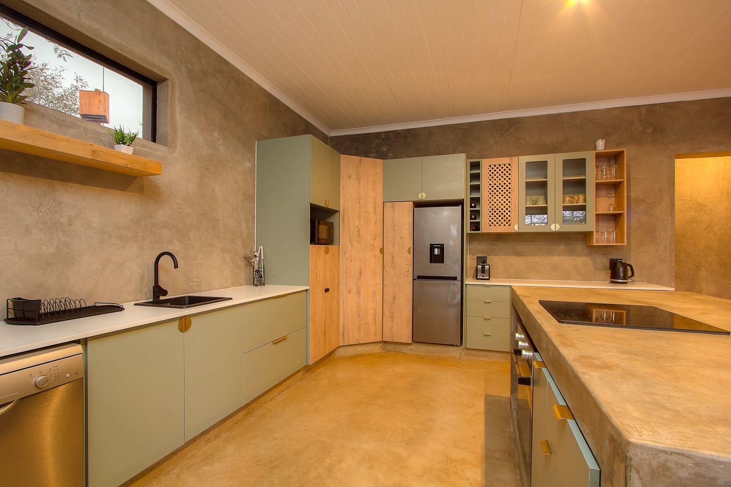 Longneck Luxury Bush Lodge view 2