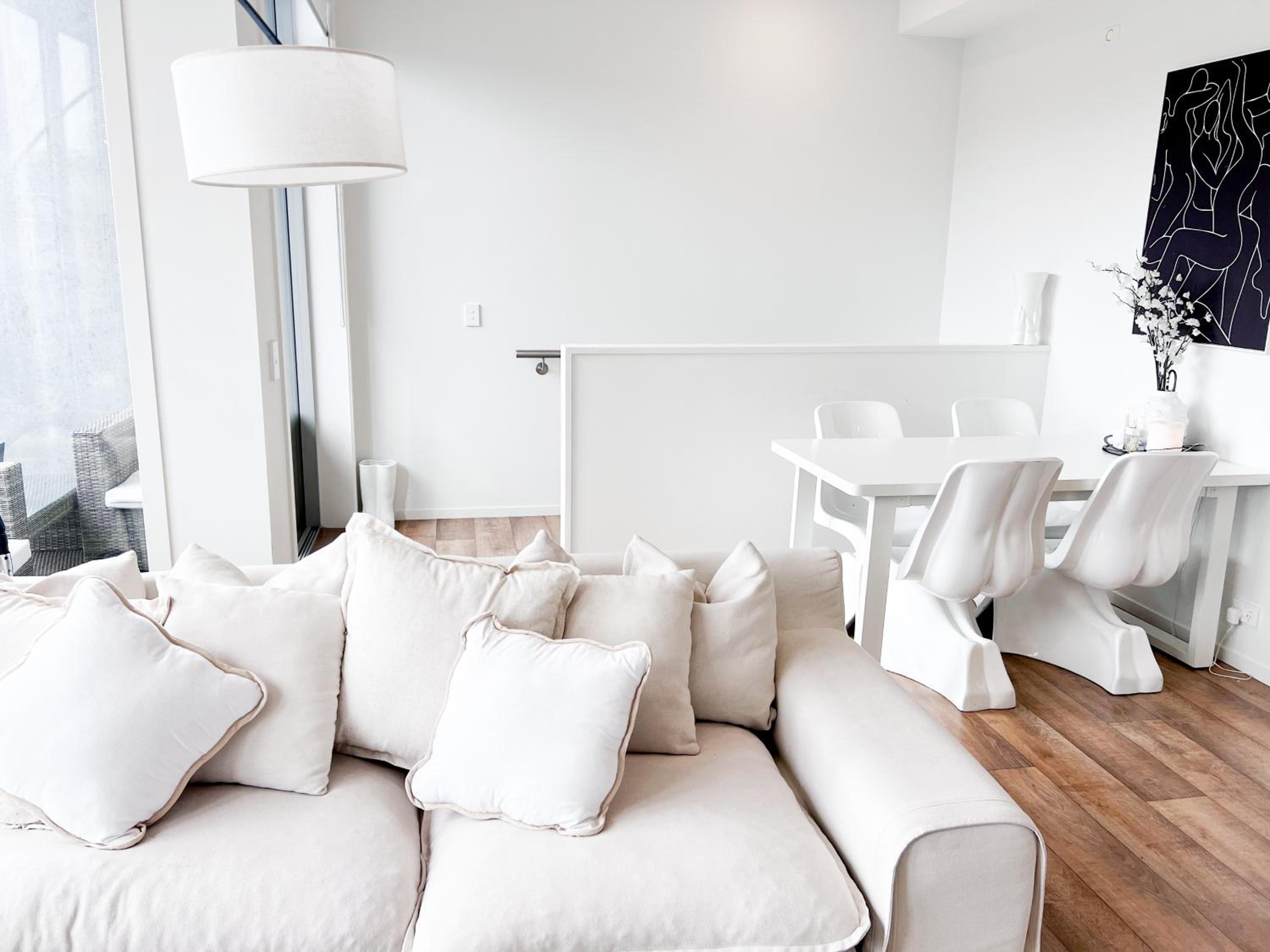 Luxury 2 Bedroom Apartment with cocktail bar and espresso machine