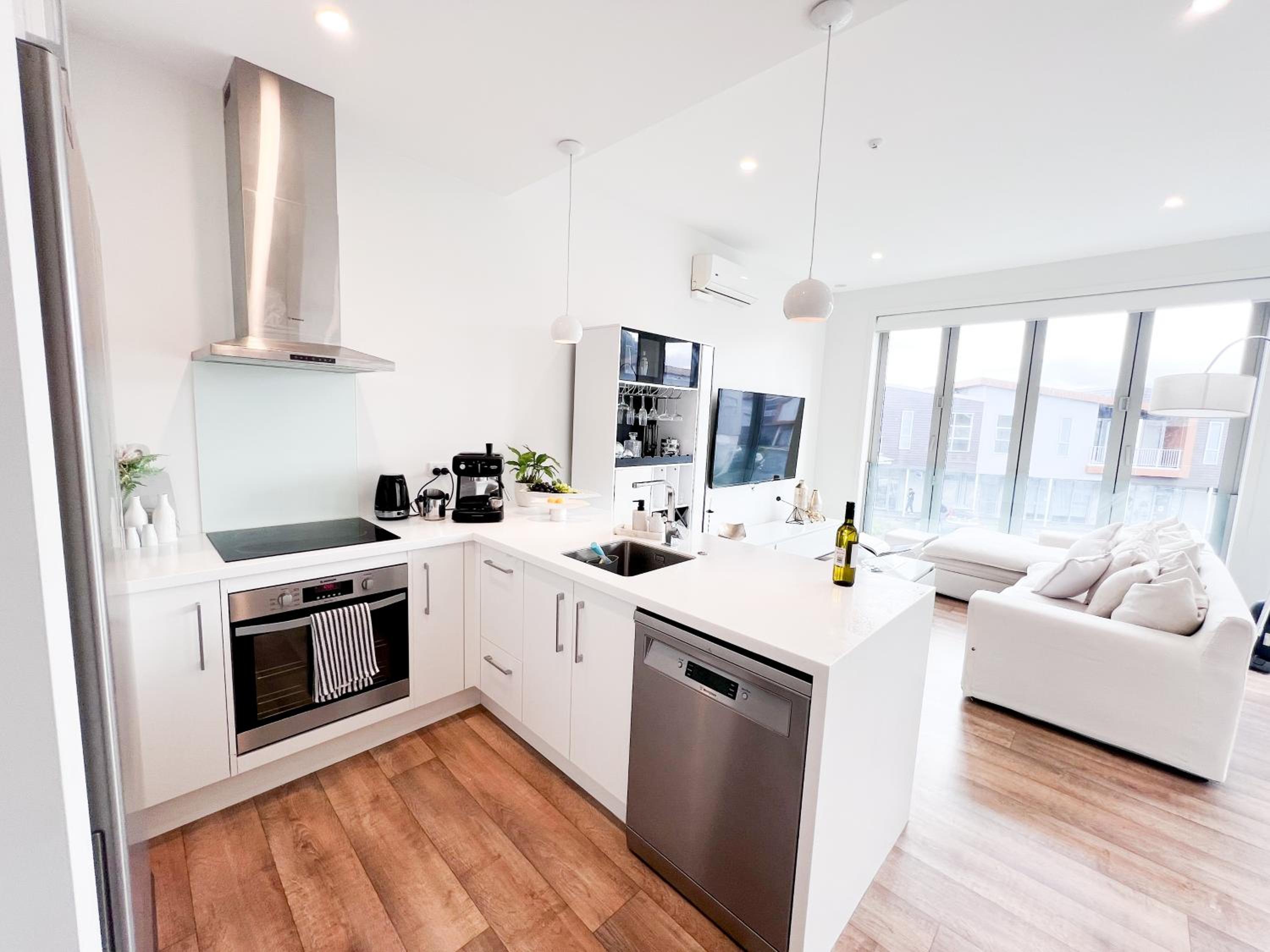 Luxury 2 Bedroom Apartment with cocktail bar and espresso machine