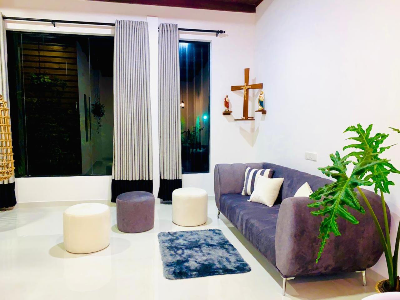 Dews Villa