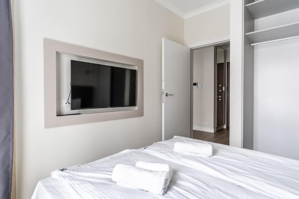 Urban Chic - Mennica Residence - Warsaw Center - For 20 Guests