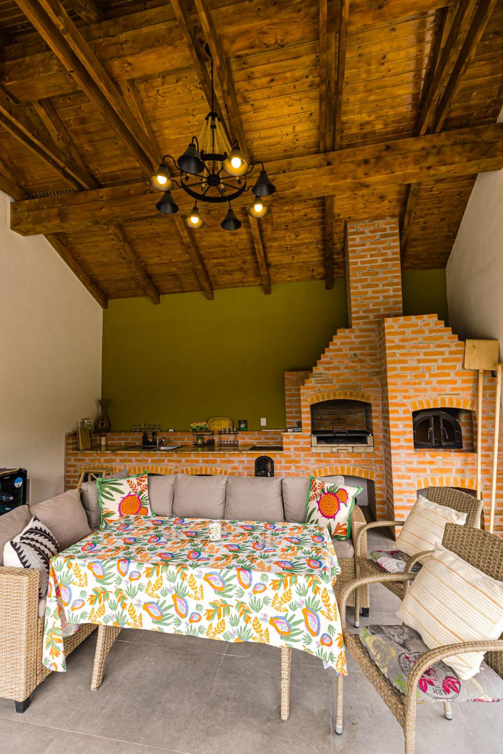 IoanaGuestHouse