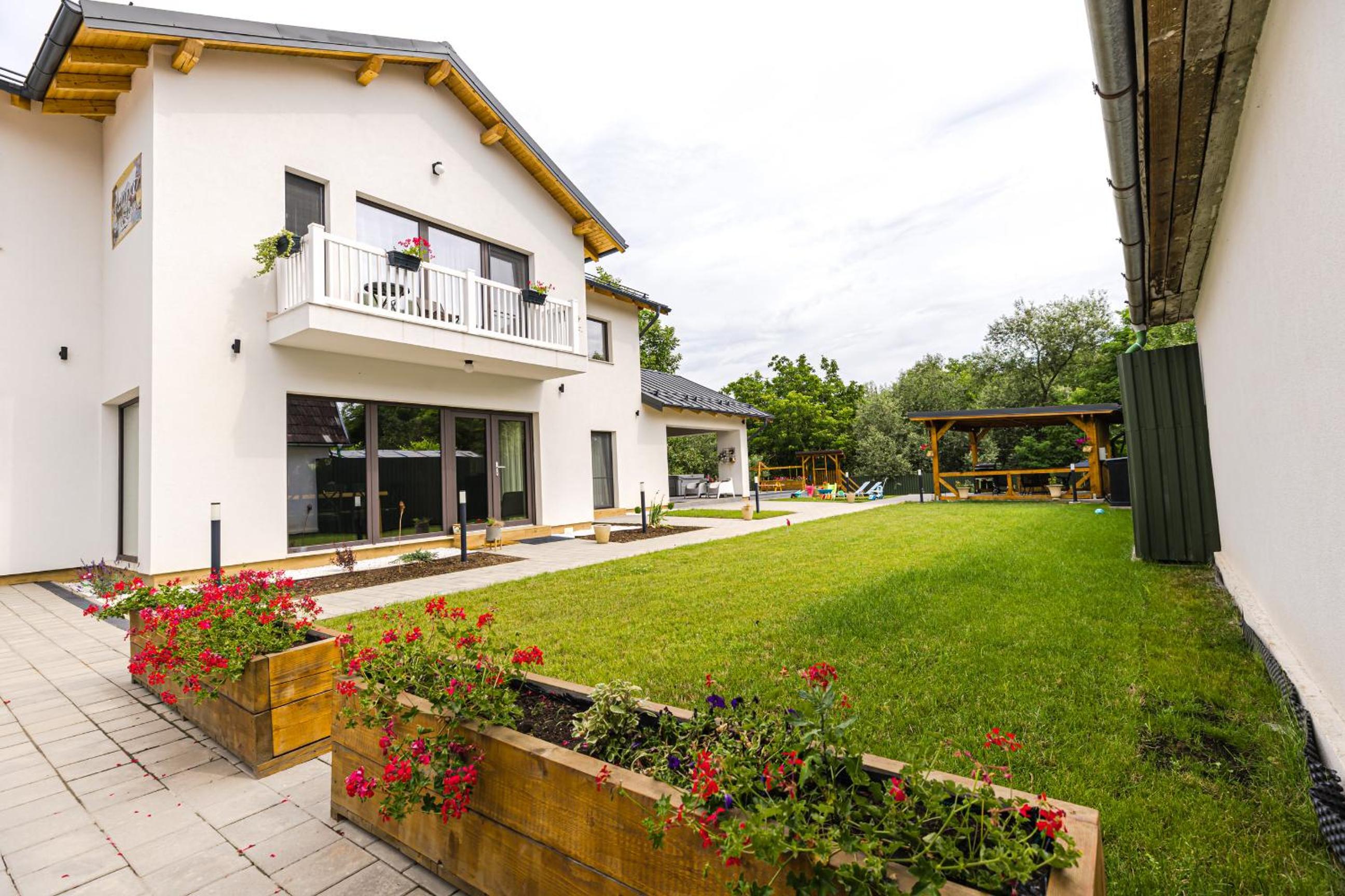 IoanaGuestHouse