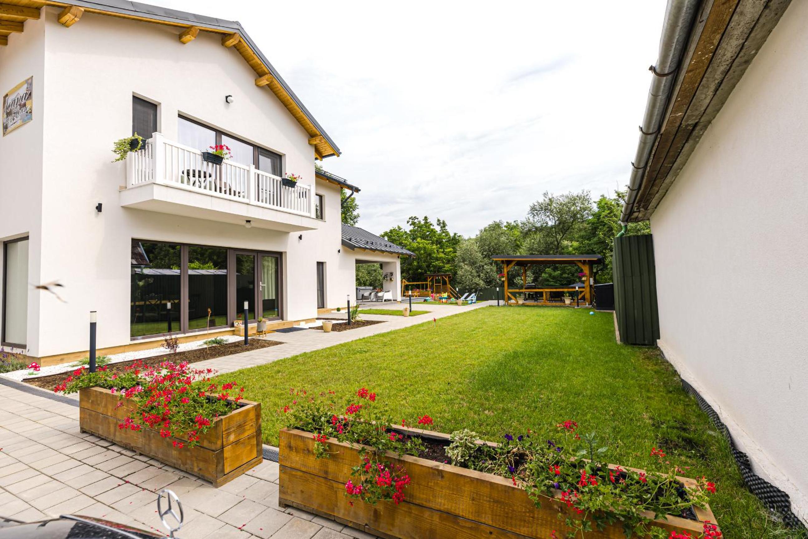IoanaGuestHouse