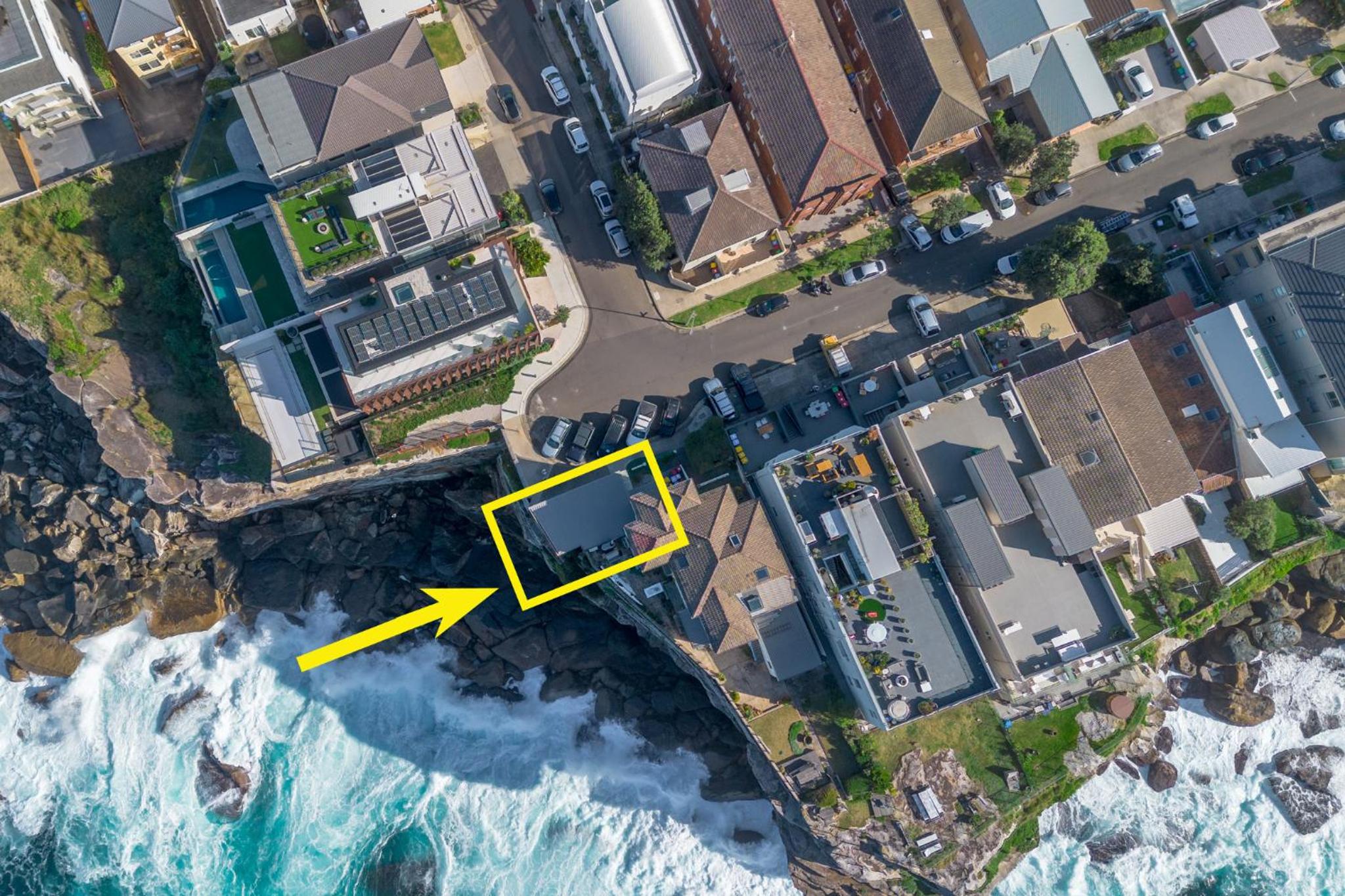 Upscale Cliffside Studio with Ocean Views North Bondi