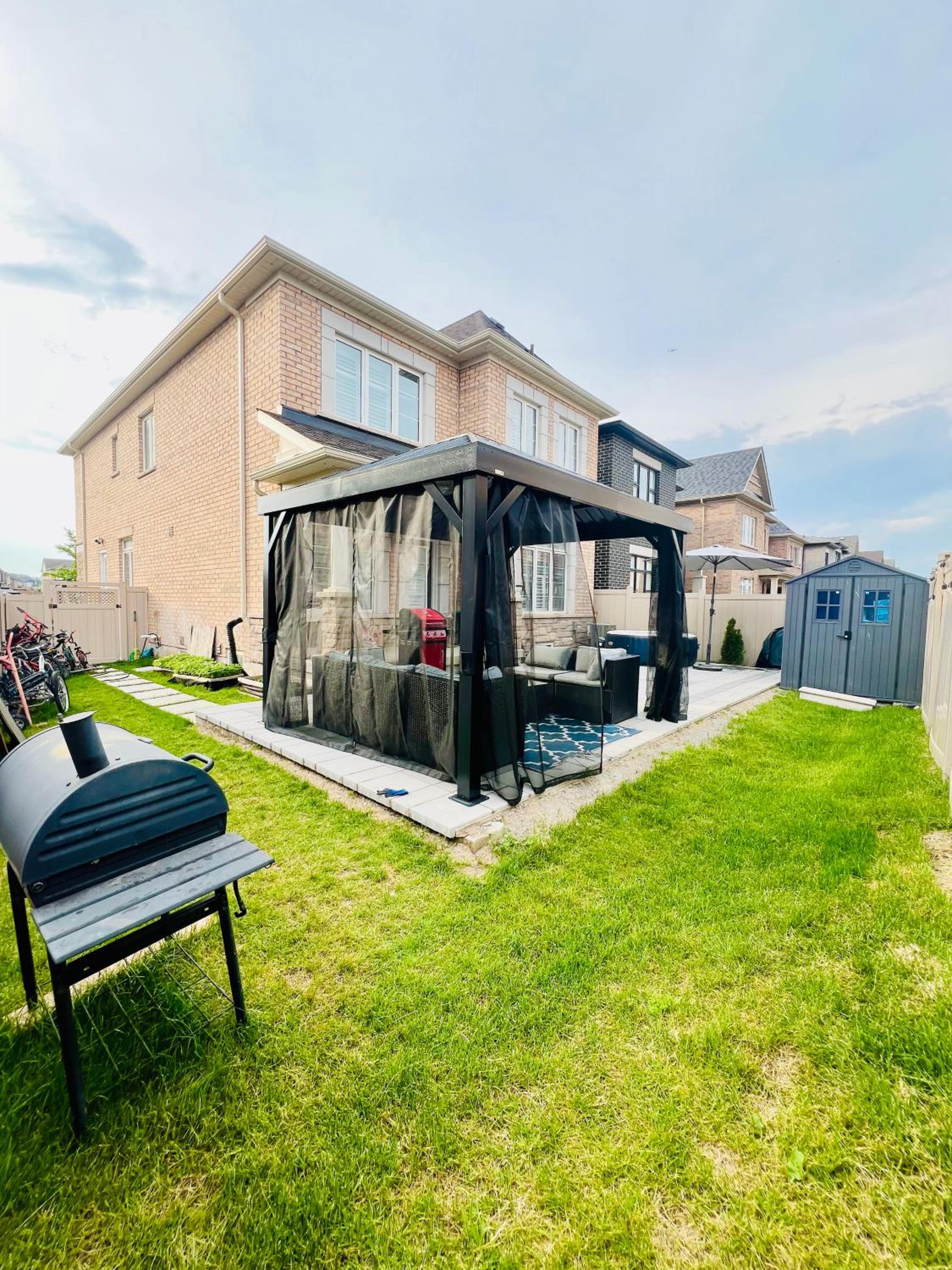 Toronto Vacations - Luxury Oakville Home, Hot Tub, Fireplace, New Home - Property Image 3