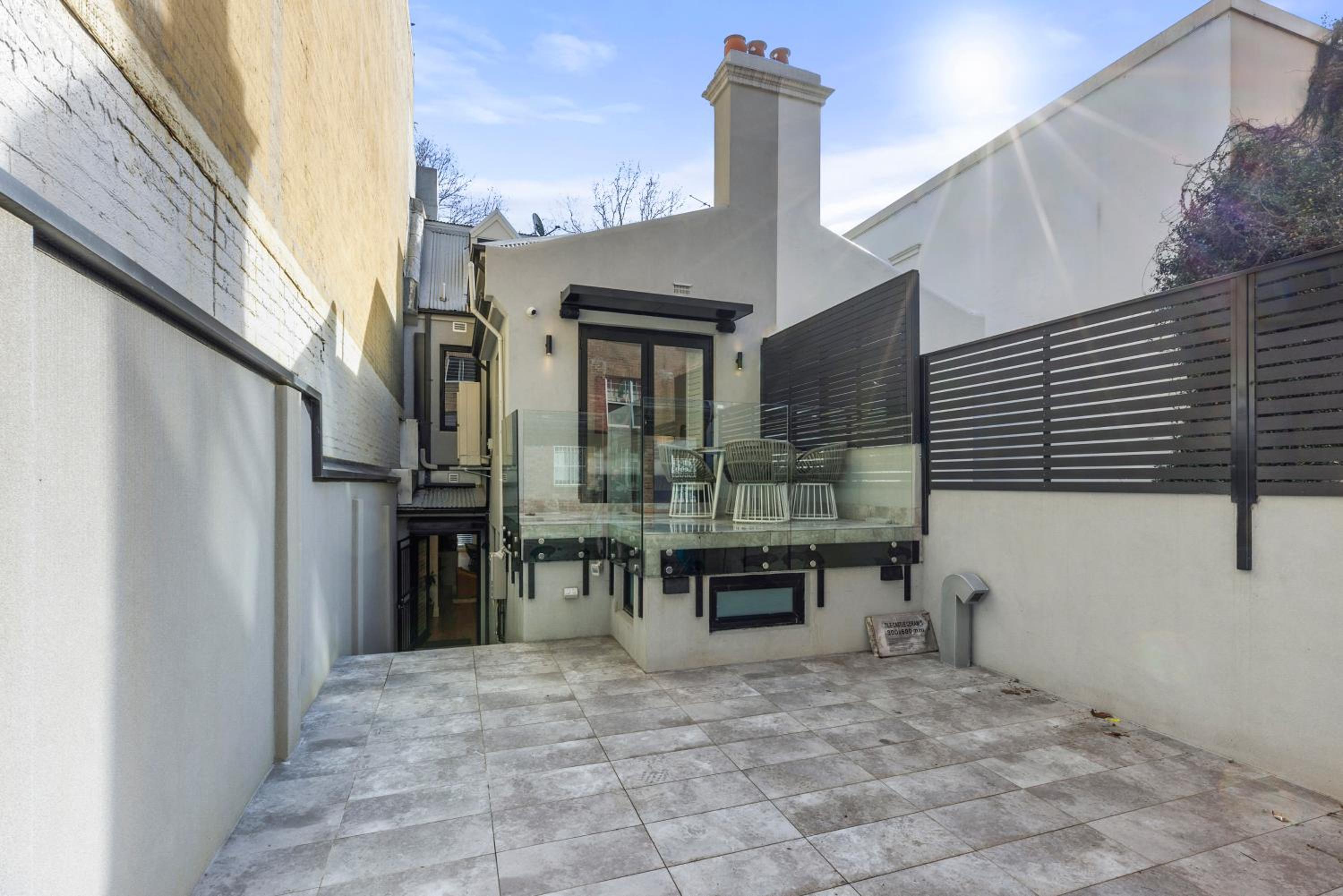 Luxurious 3-Story Terrace in Potts Point