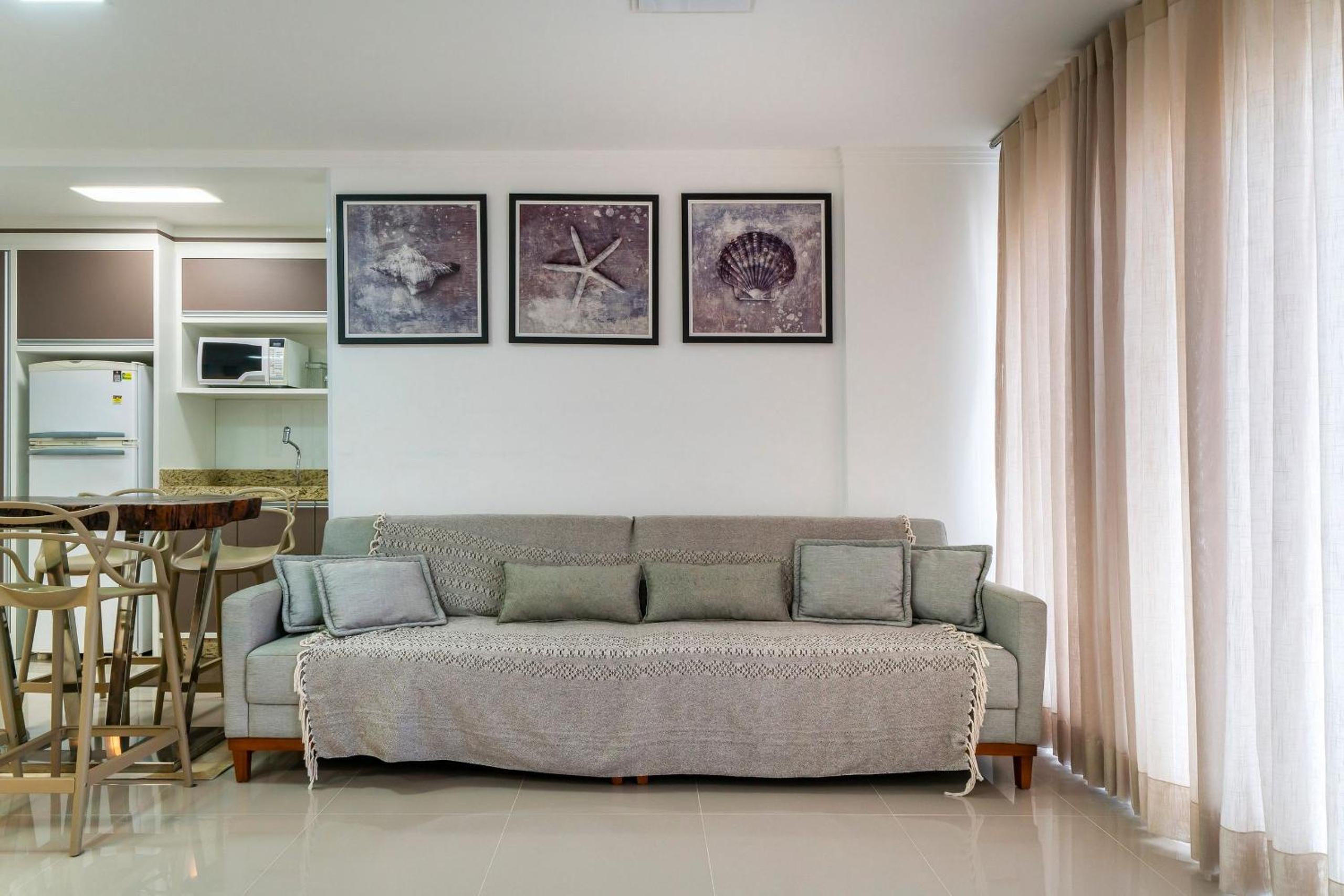 Apartamento 2 quartos sendo 1 suíte em Bombas