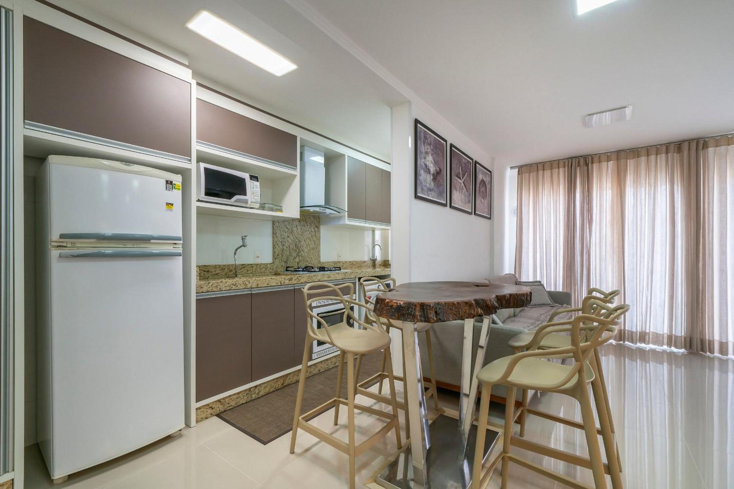 Apartamento 2 quartos sendo 1 suíte em Bombas