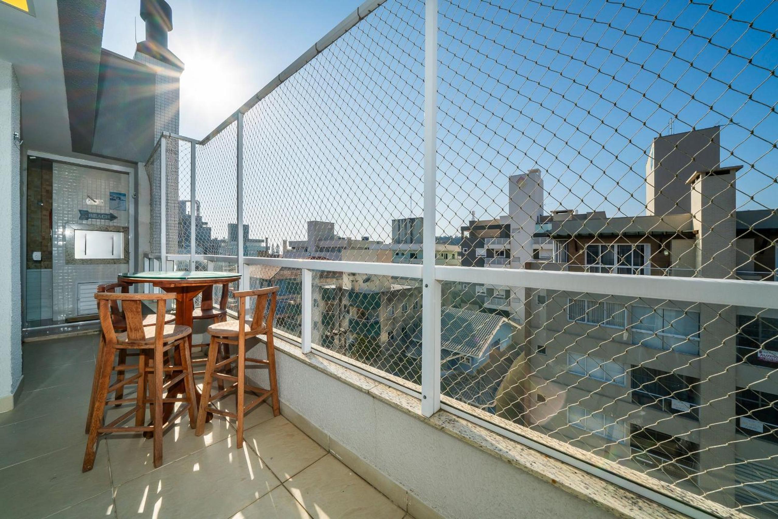 Apartamento 2 quartos sendo 1 suíte em Bombas