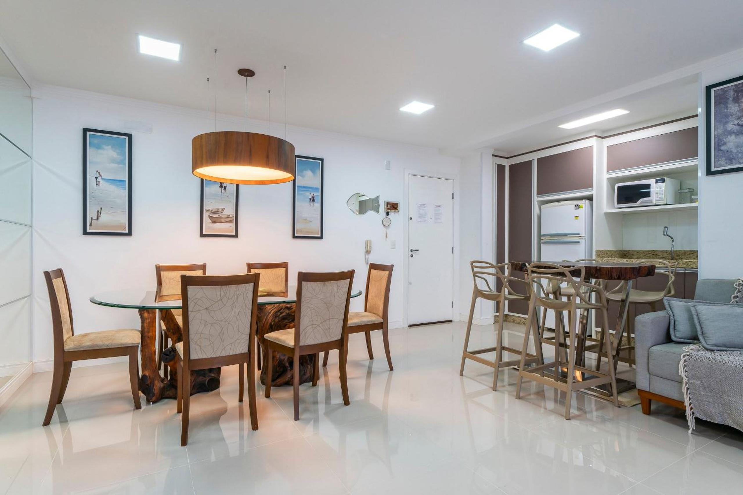 Apartamento 2 quartos sendo 1 suíte em Bombas