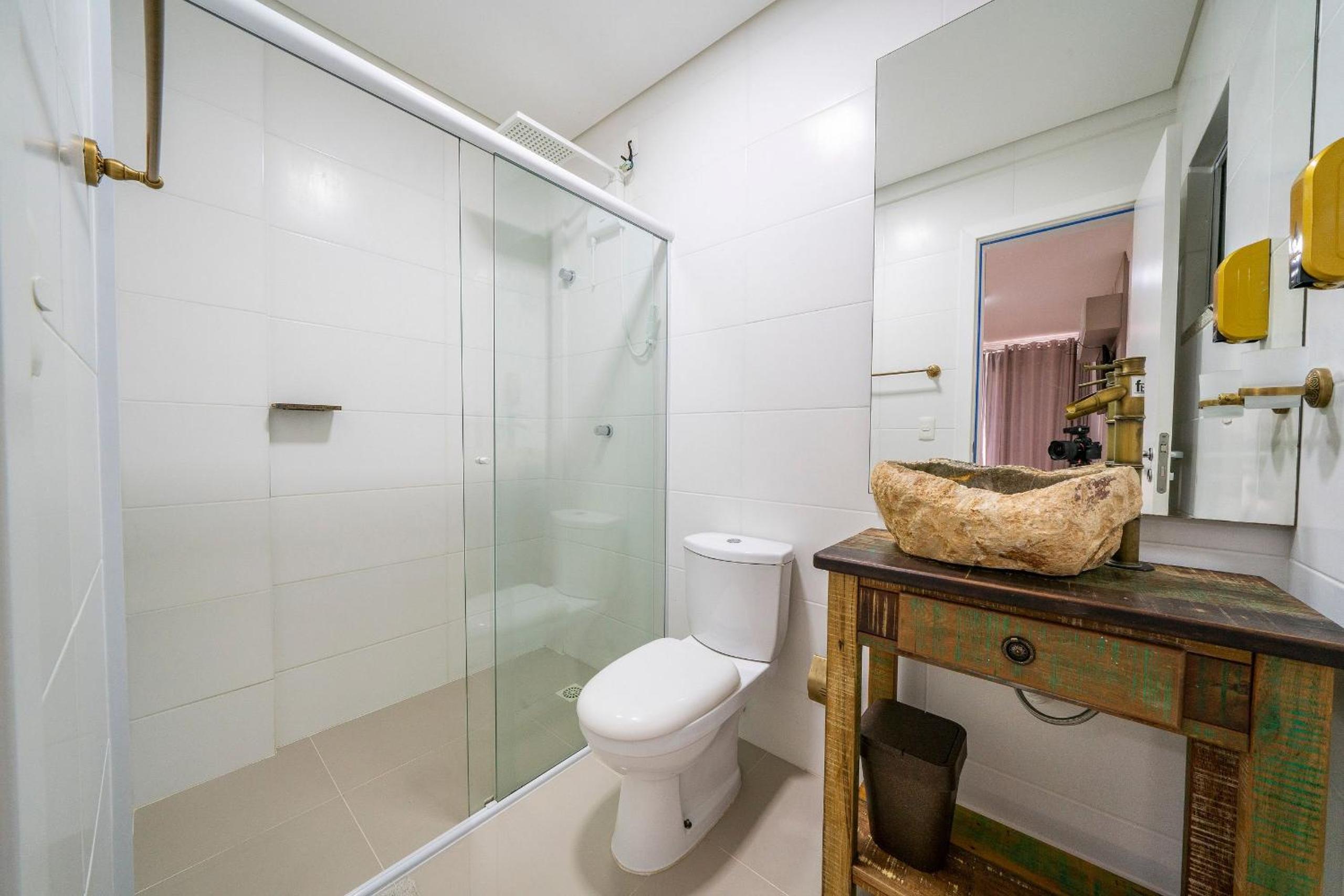 Apartamento 2 quartos sendo 1 suíte em Bombas