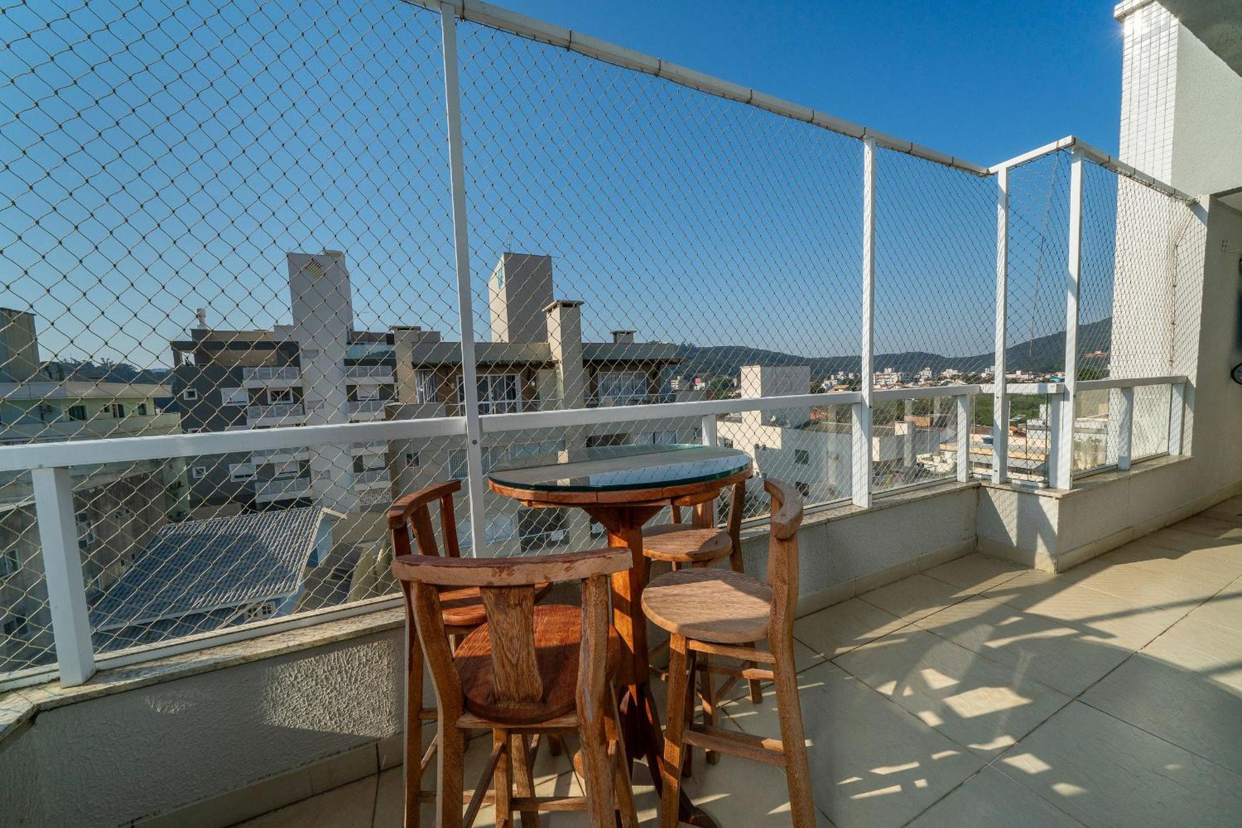Apartamento 2 quartos sendo 1 suíte em Bombas