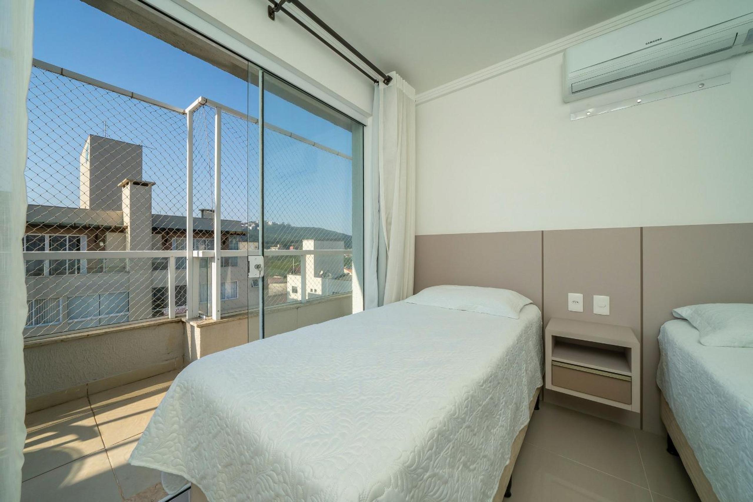 Apartamento 2 quartos sendo 1 suíte em Bombas