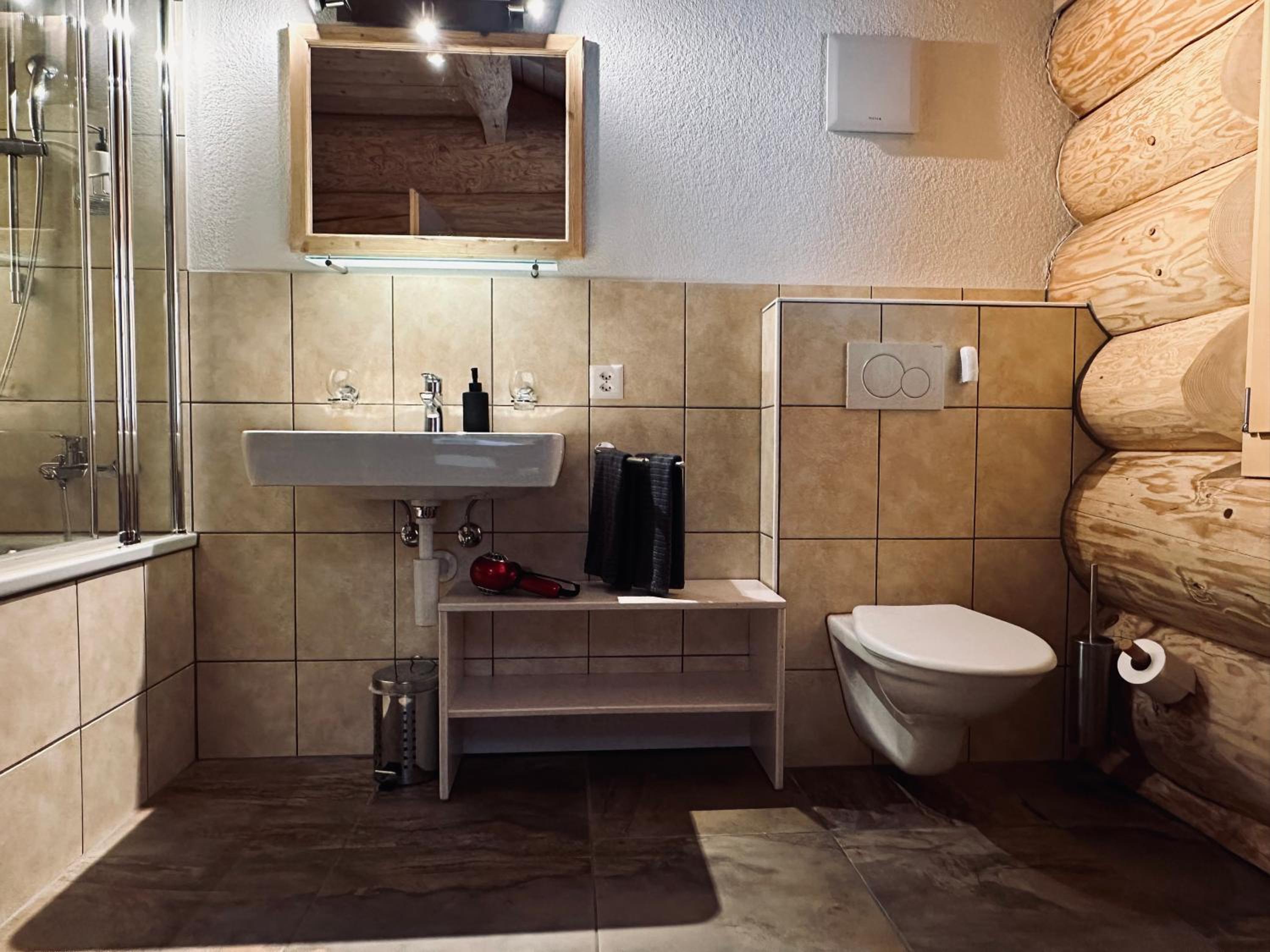 Standard 2 - Heiti Lodge
