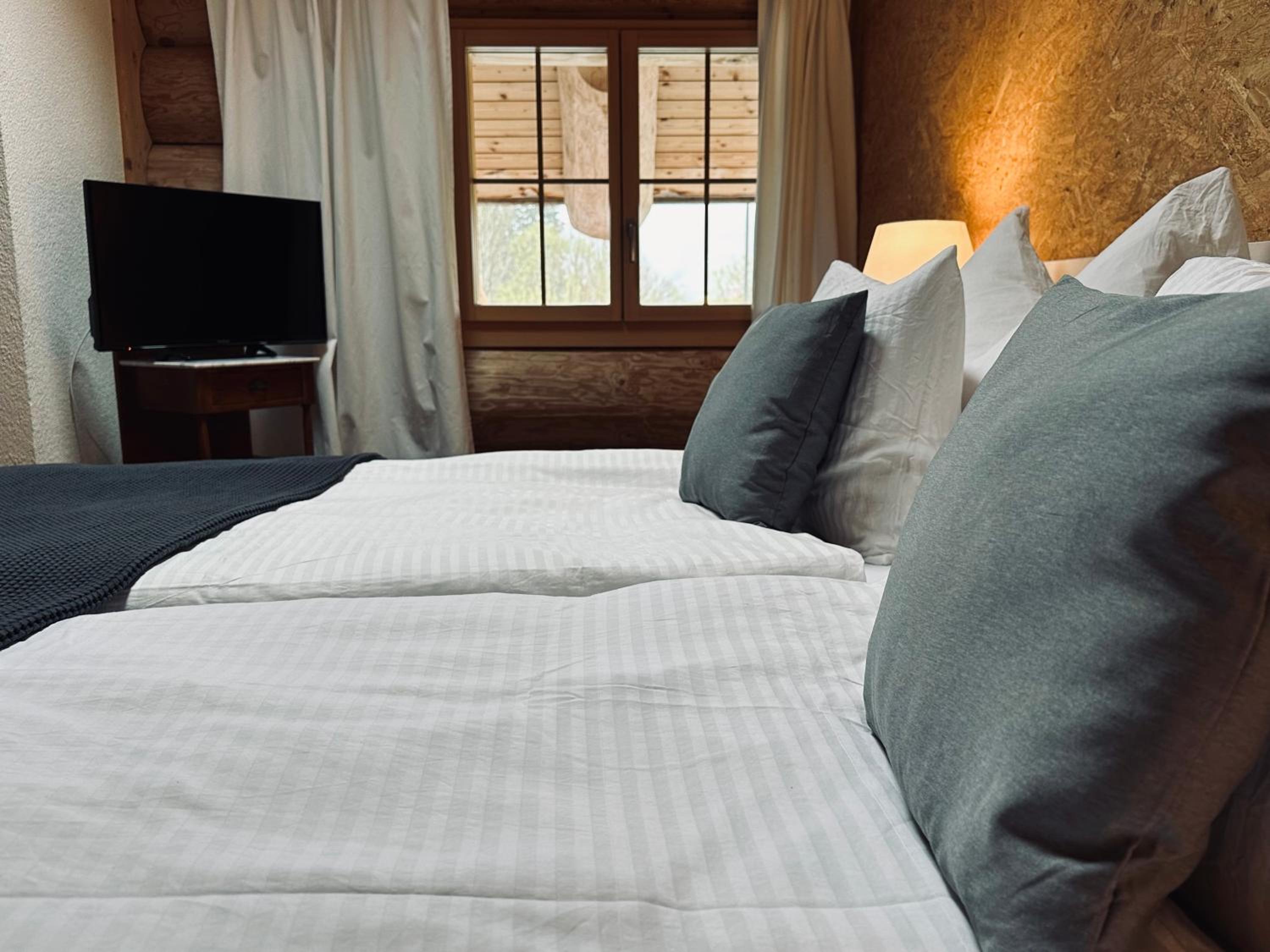 Standard 2 - Heiti Lodge