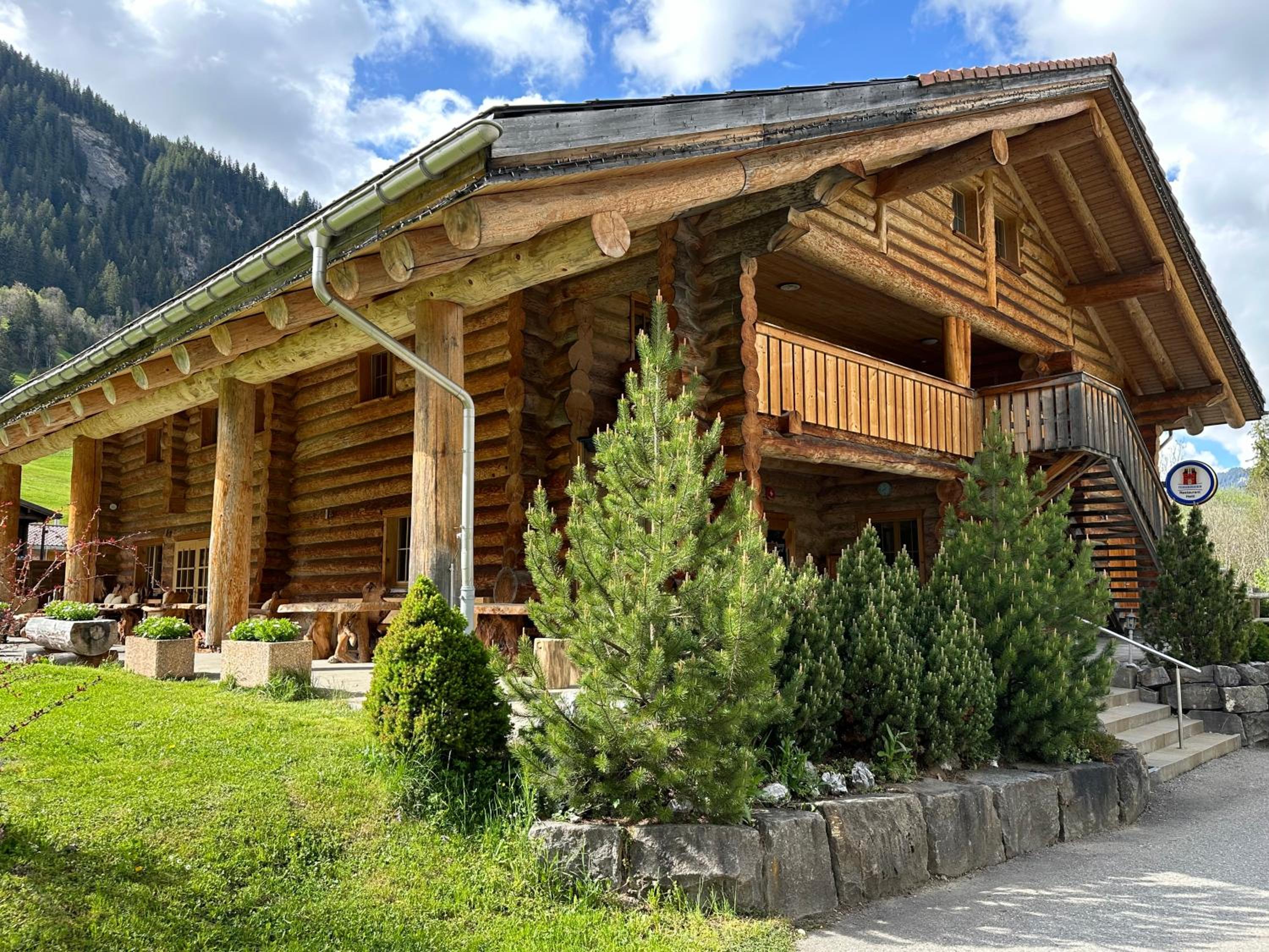 Standard 2 - Heiti Lodge