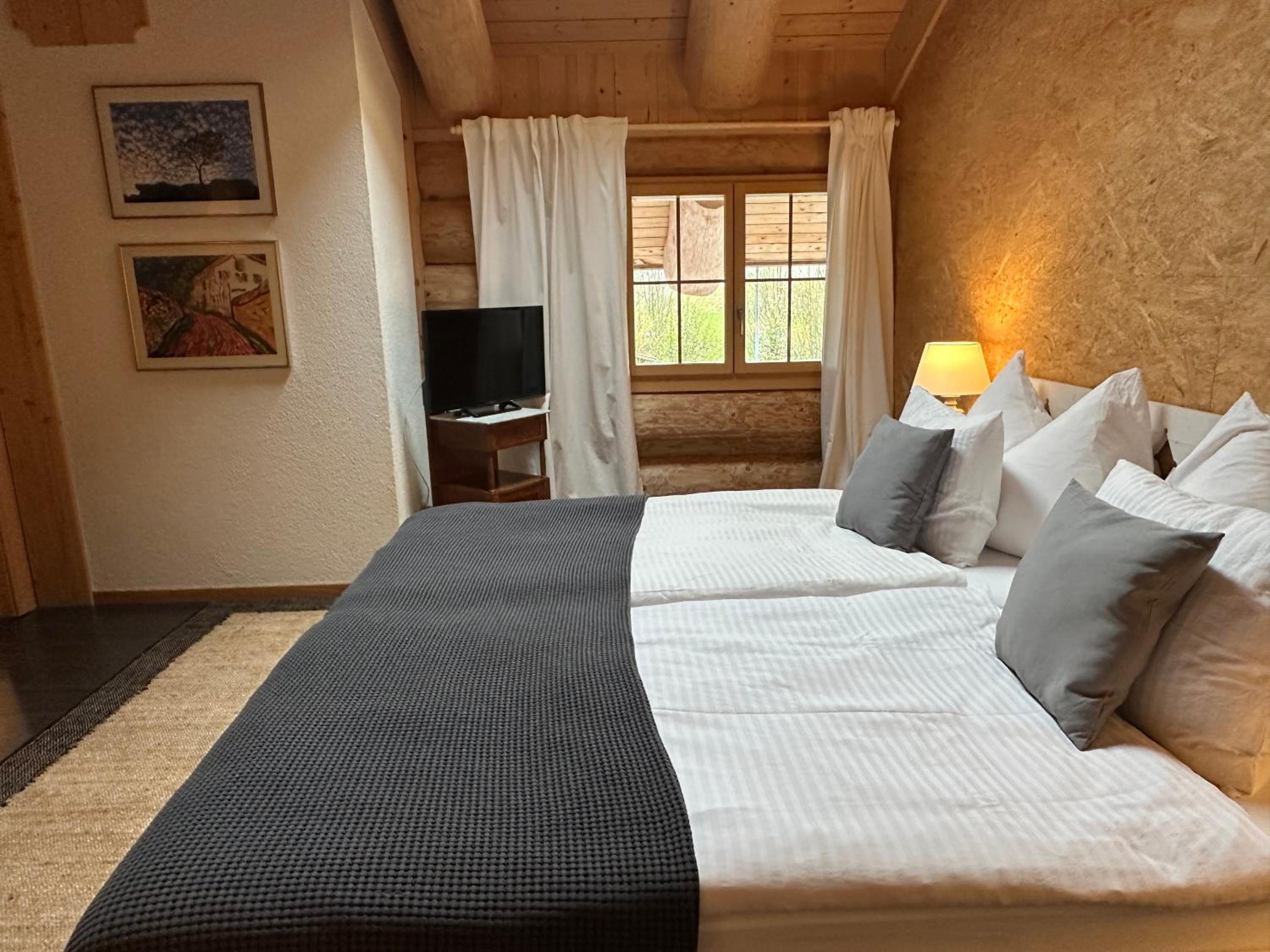 Standard 2 - Heiti Lodge