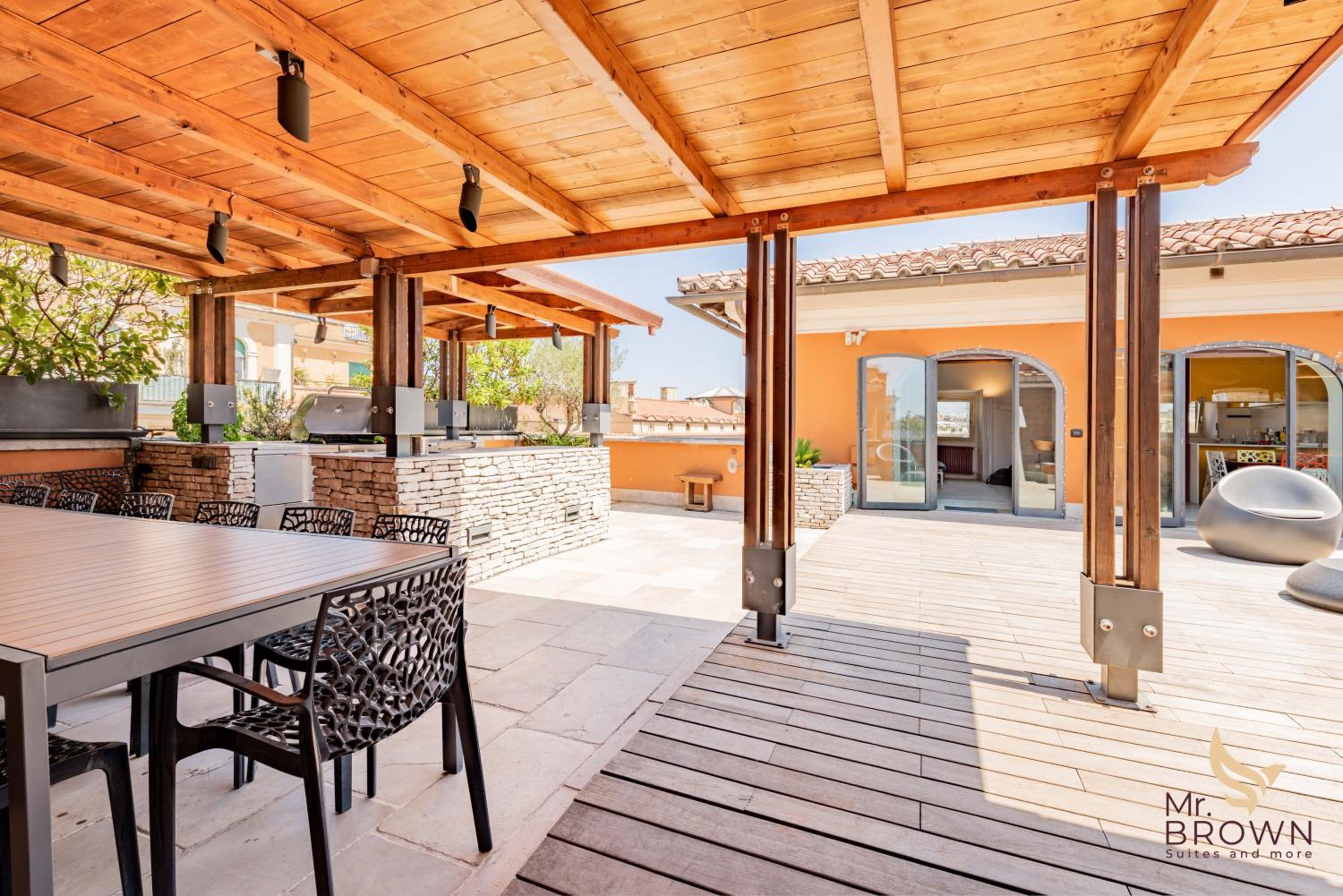 MrBrown Luxury Terrace with Pool