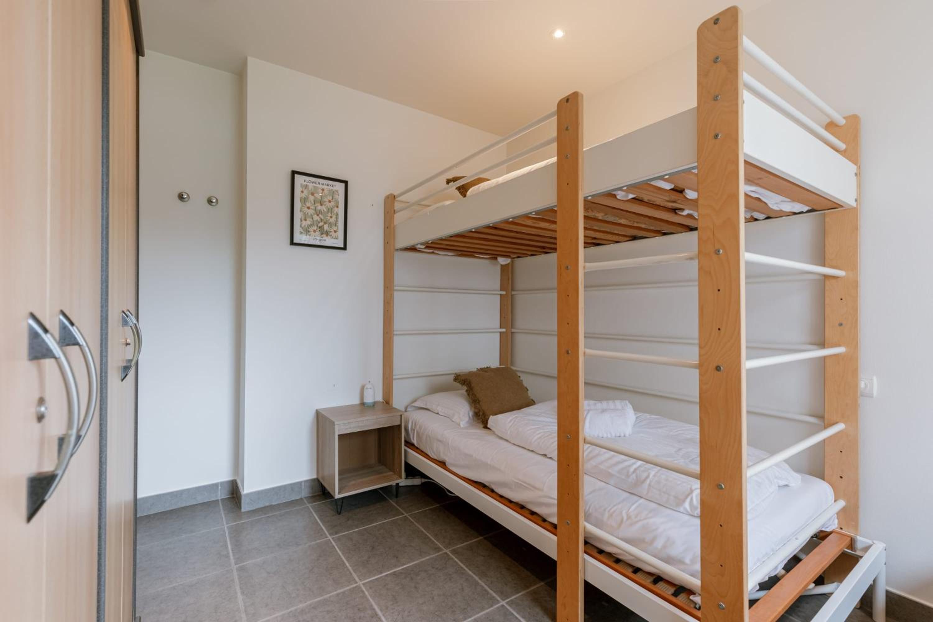 Casiola - Family apartment with parking in De Panne