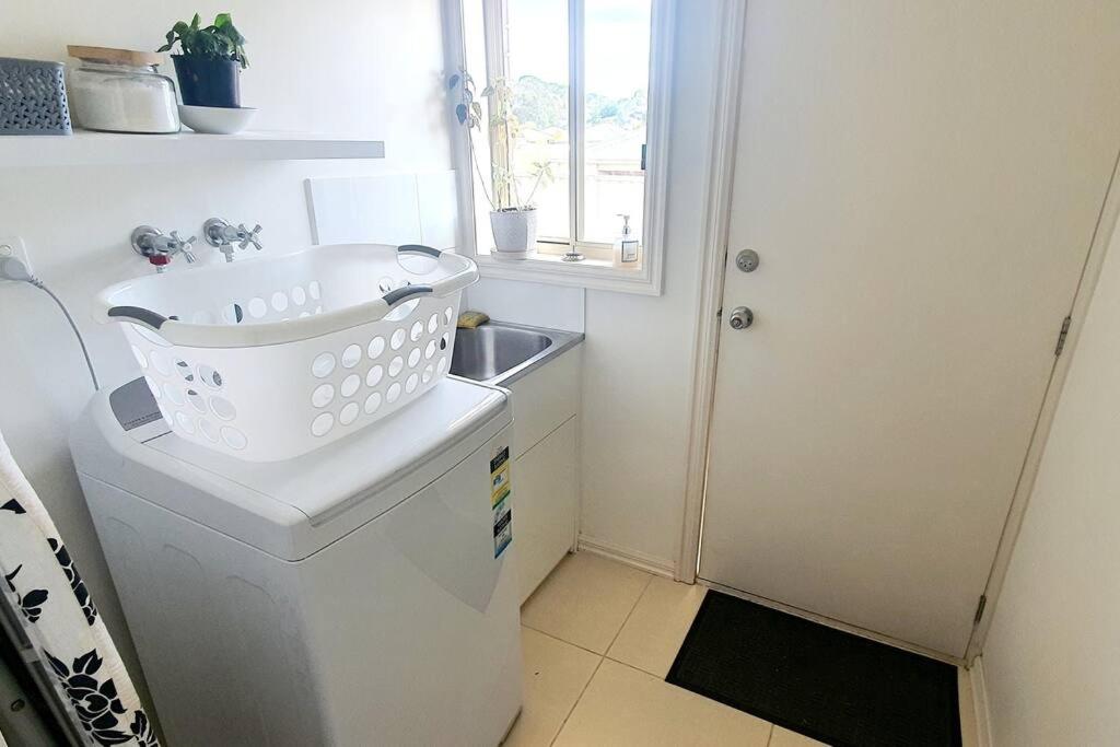 2 Bedroom Unit with Garage and Backyard - Only minutes to Sovereign Hill and Ballarat CBD - Sleeps 1 to 6