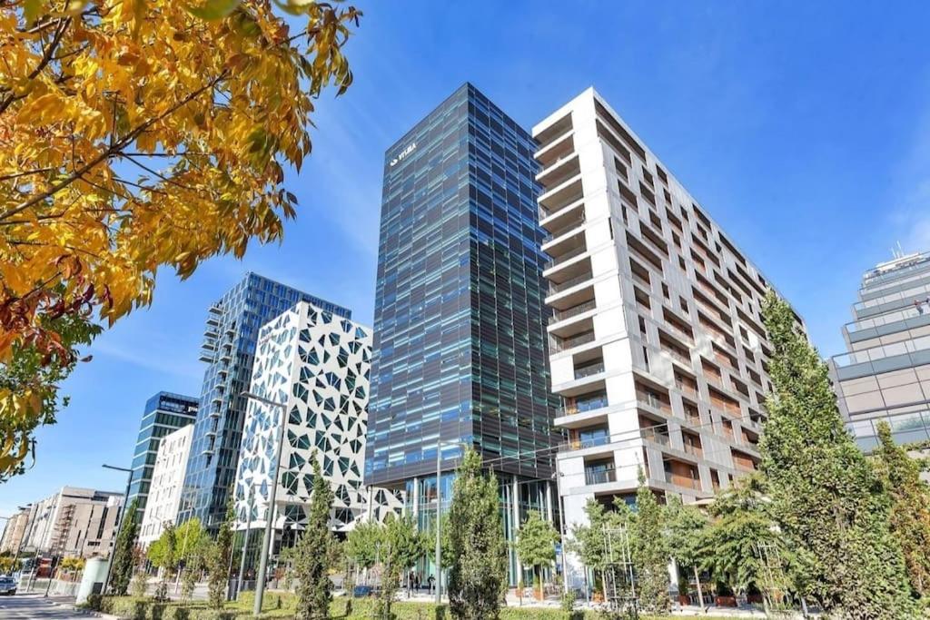 Central luxurious apartment view 3