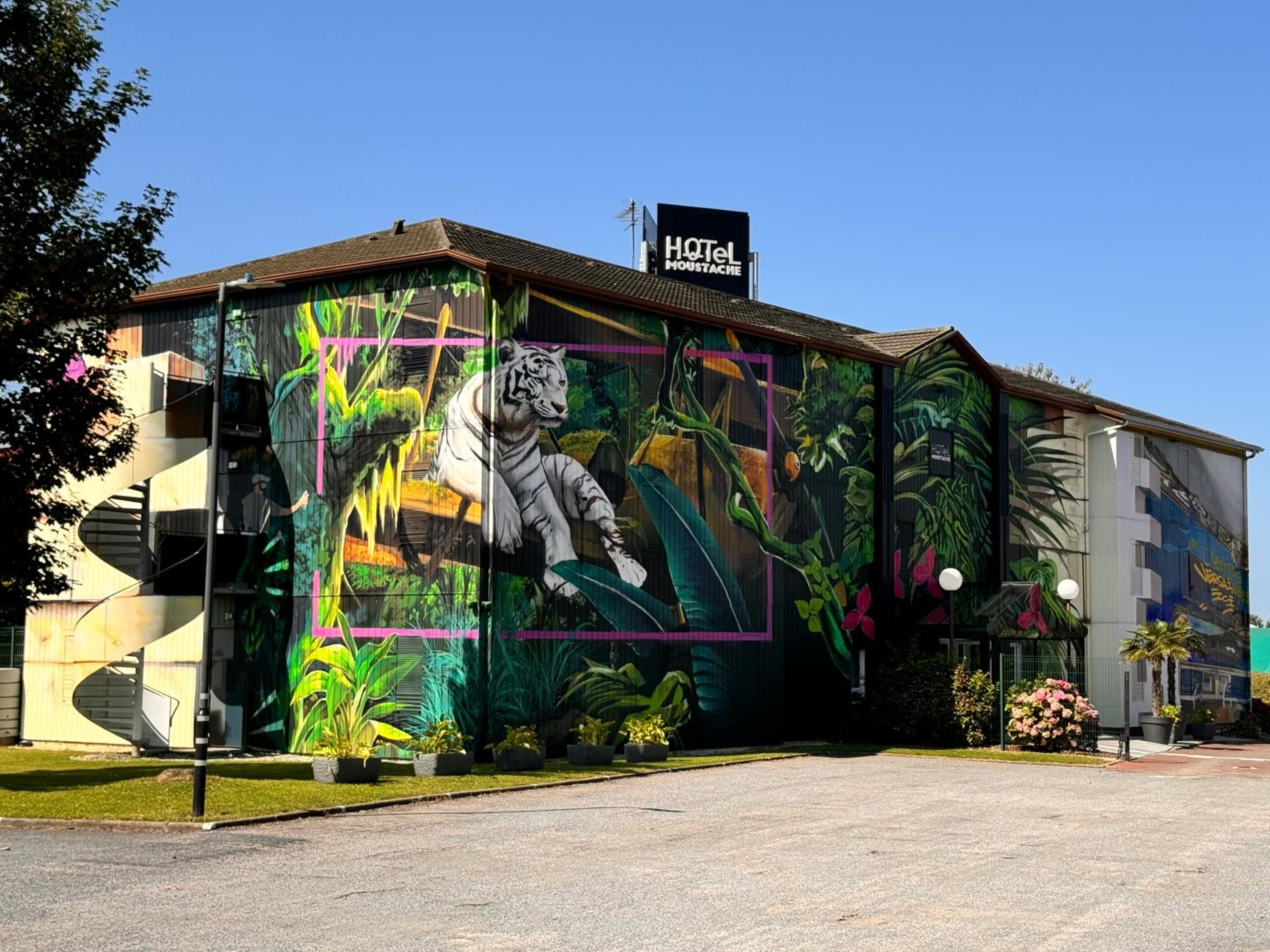 Hotel Hôtel Moustache Lille - Seclin - Image 1