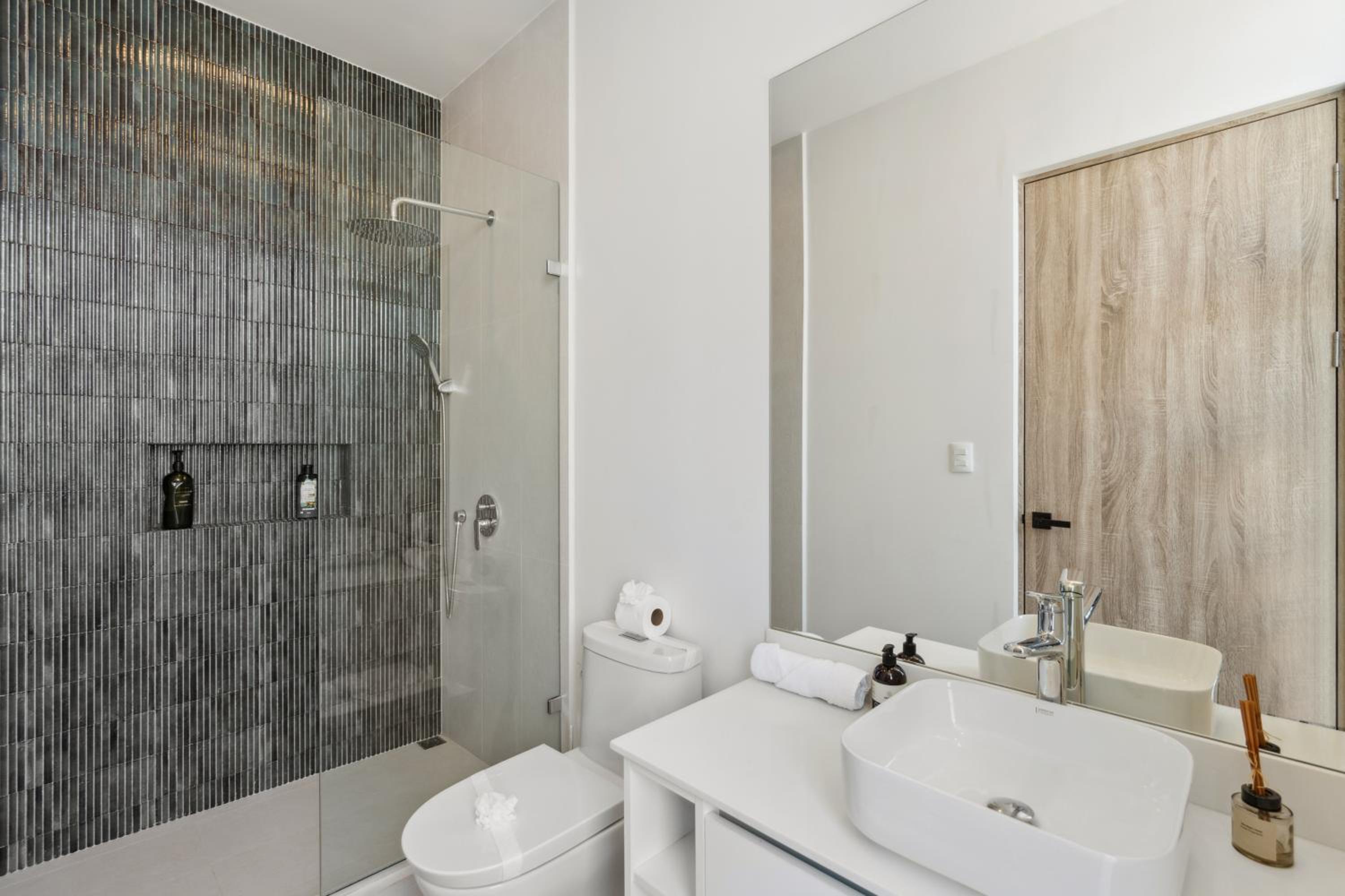 Bosques Twenty Three