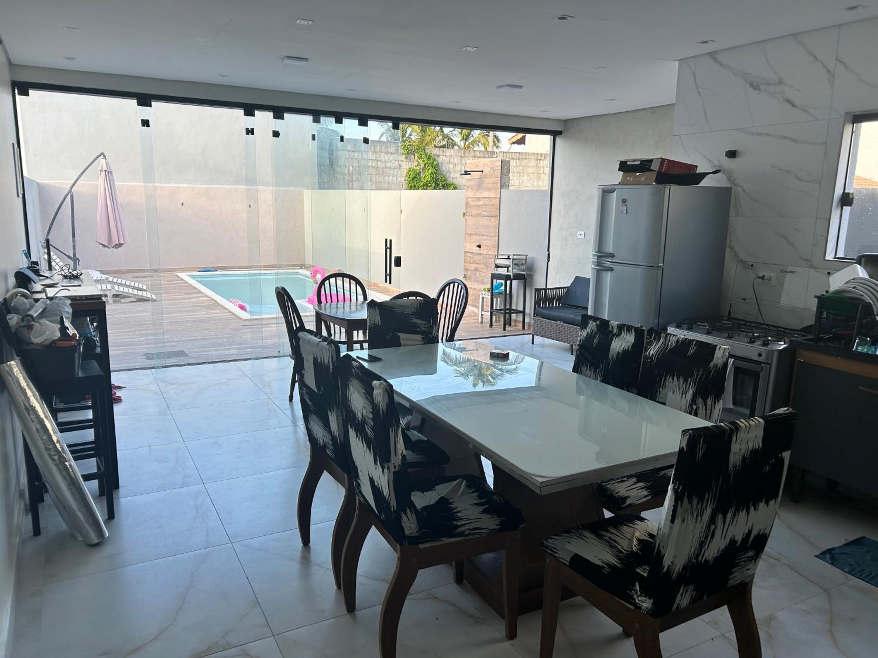 Casa Moderna de Praia no Condomínio Beira Mar