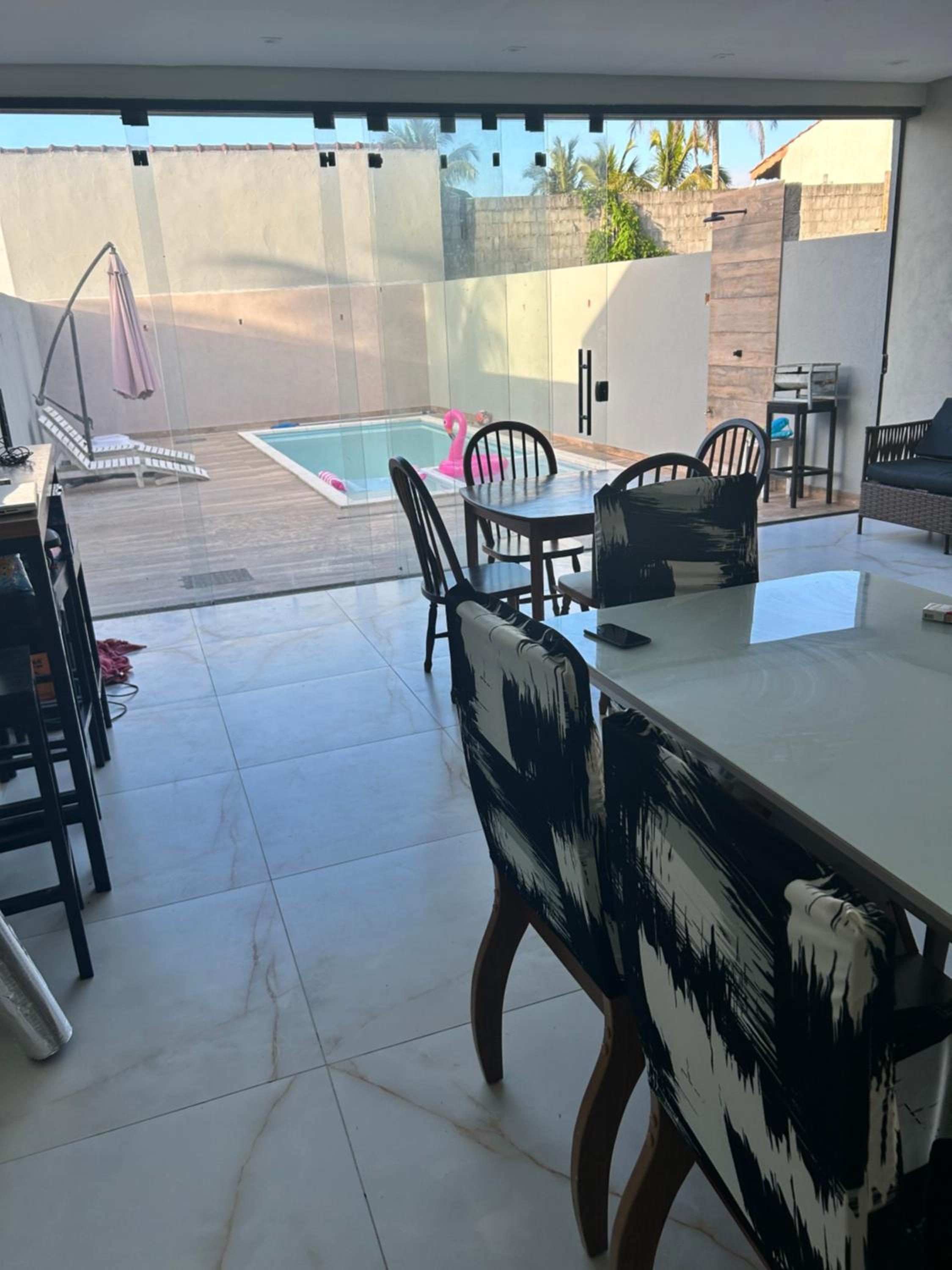 Casa Moderna de Praia no Condomínio Beira Mar