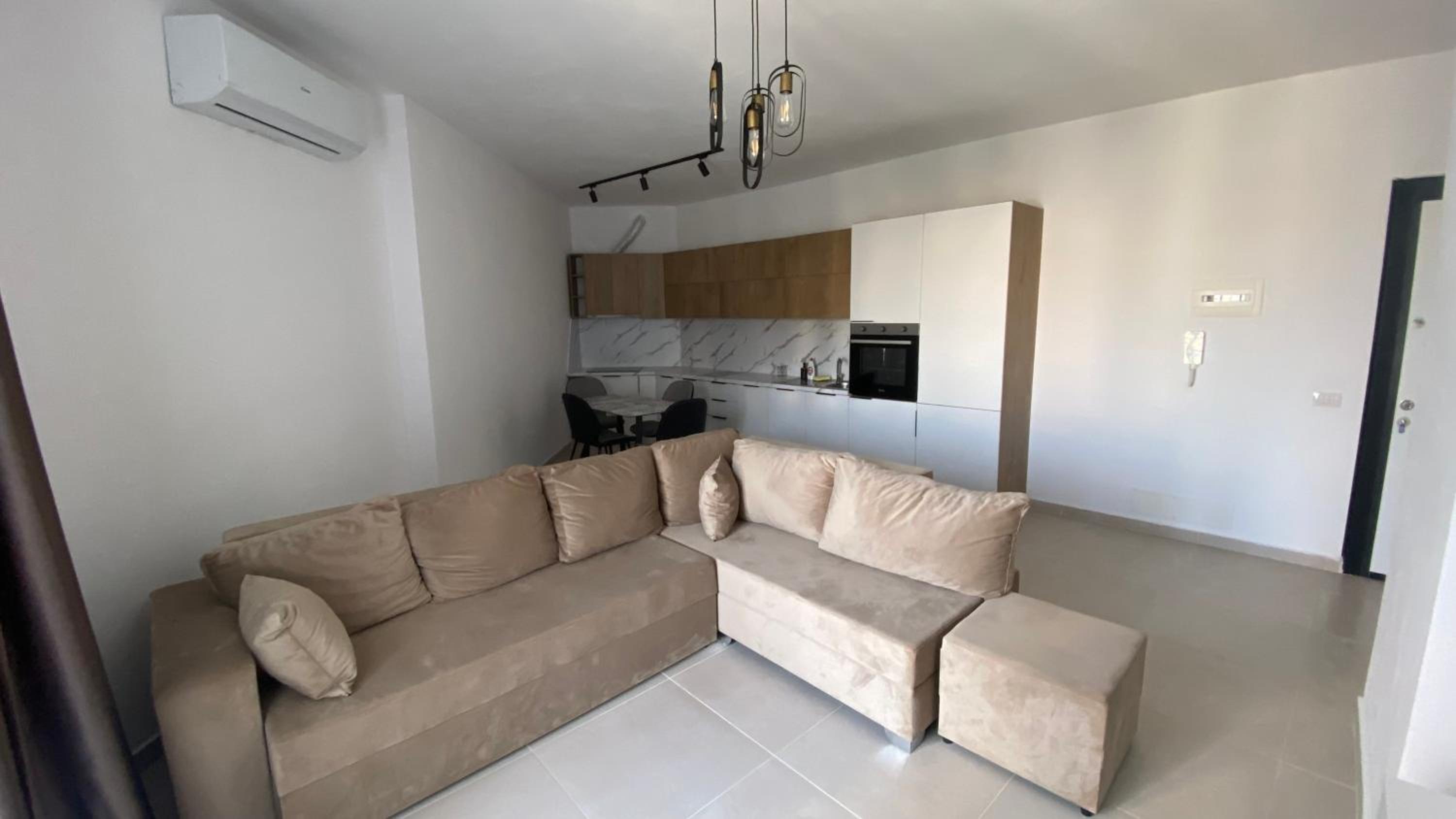 Family Retreat On The Beach By Wave Apartments