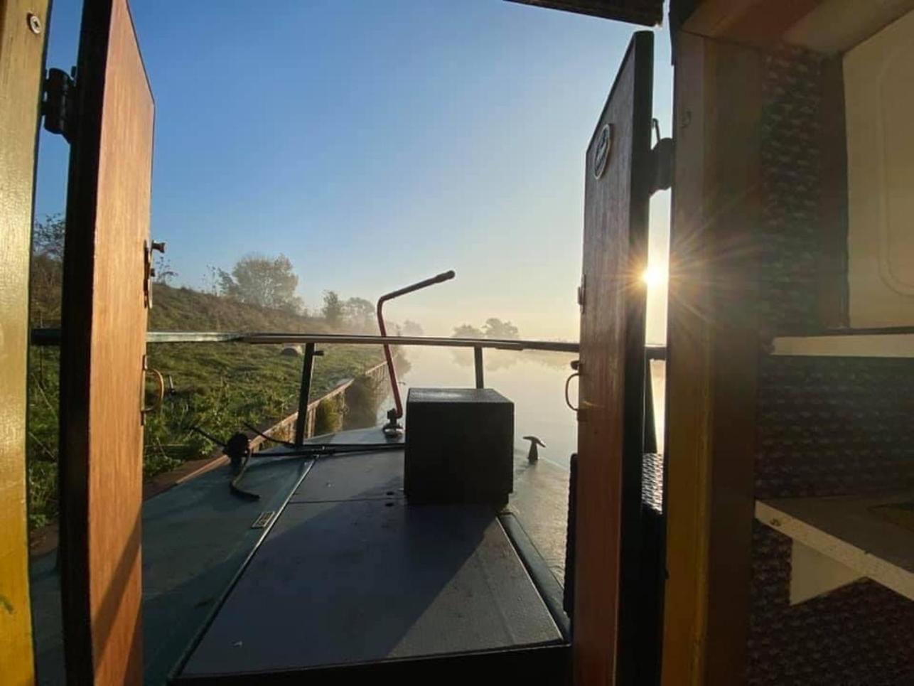 Cambridge Narrowboats - Beautiful Narrowboat Glyndwr