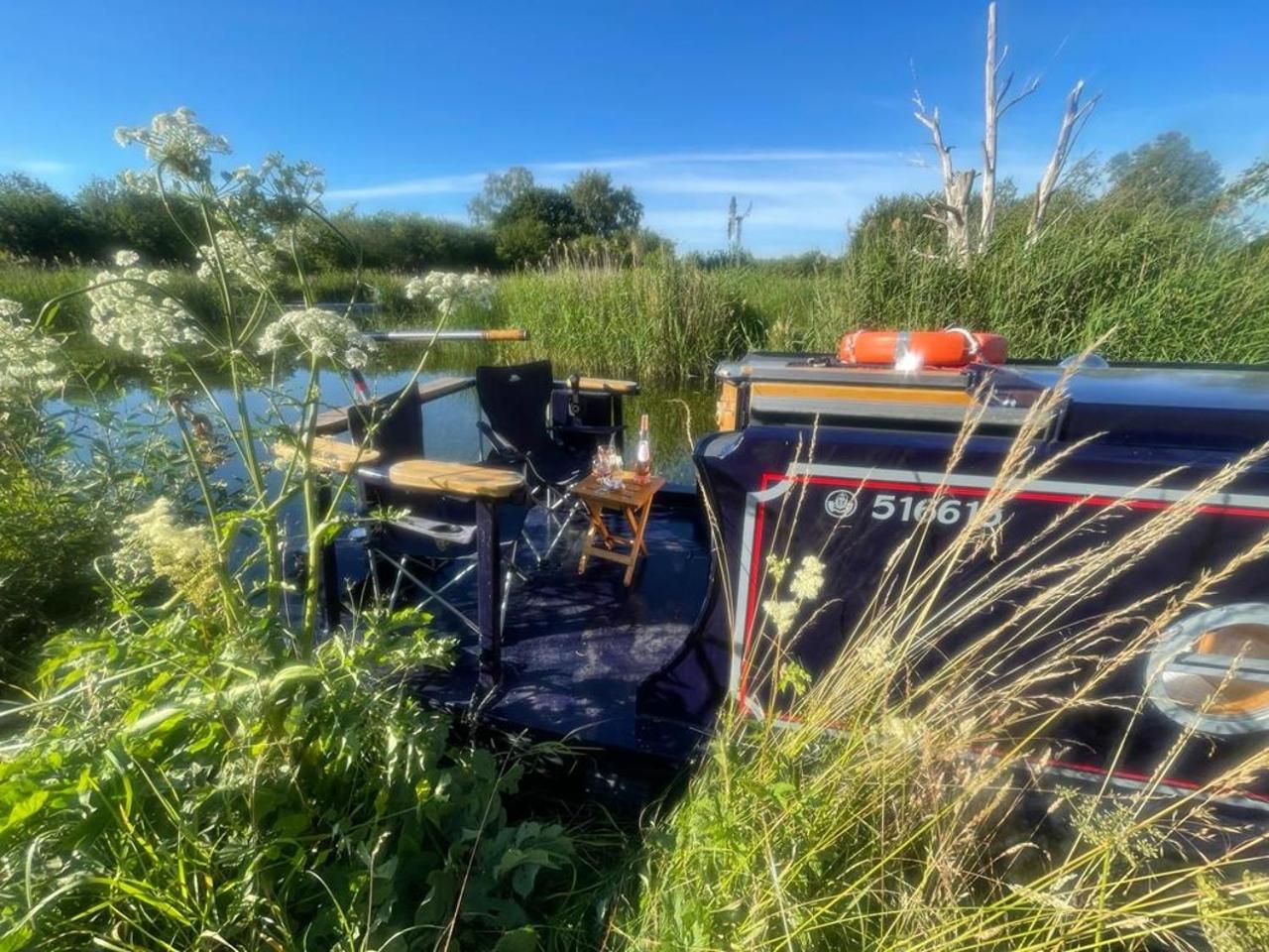 Cambridge Narrowboats - Beautiful New Moon Narrowboat