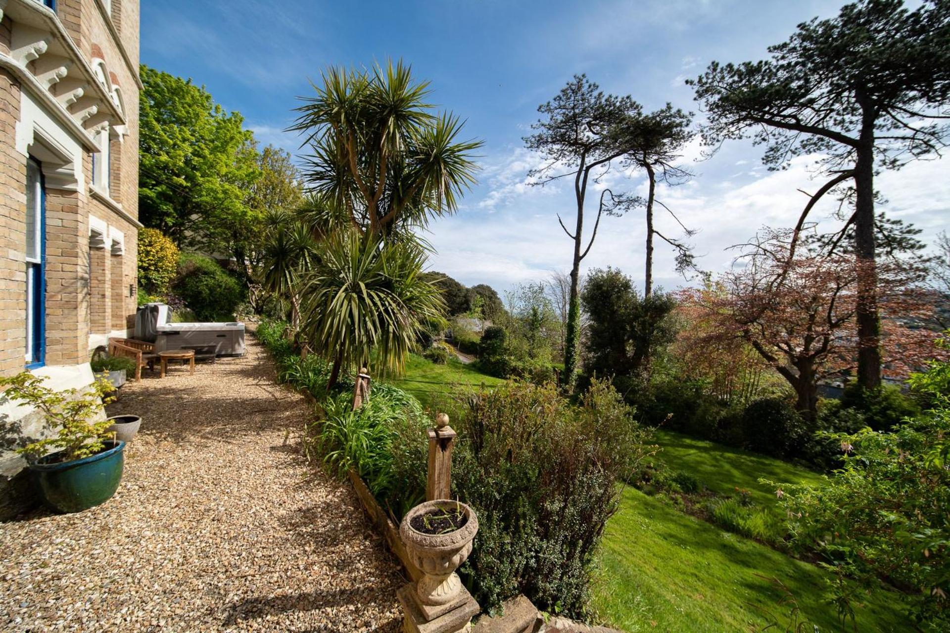 Westwell Hall