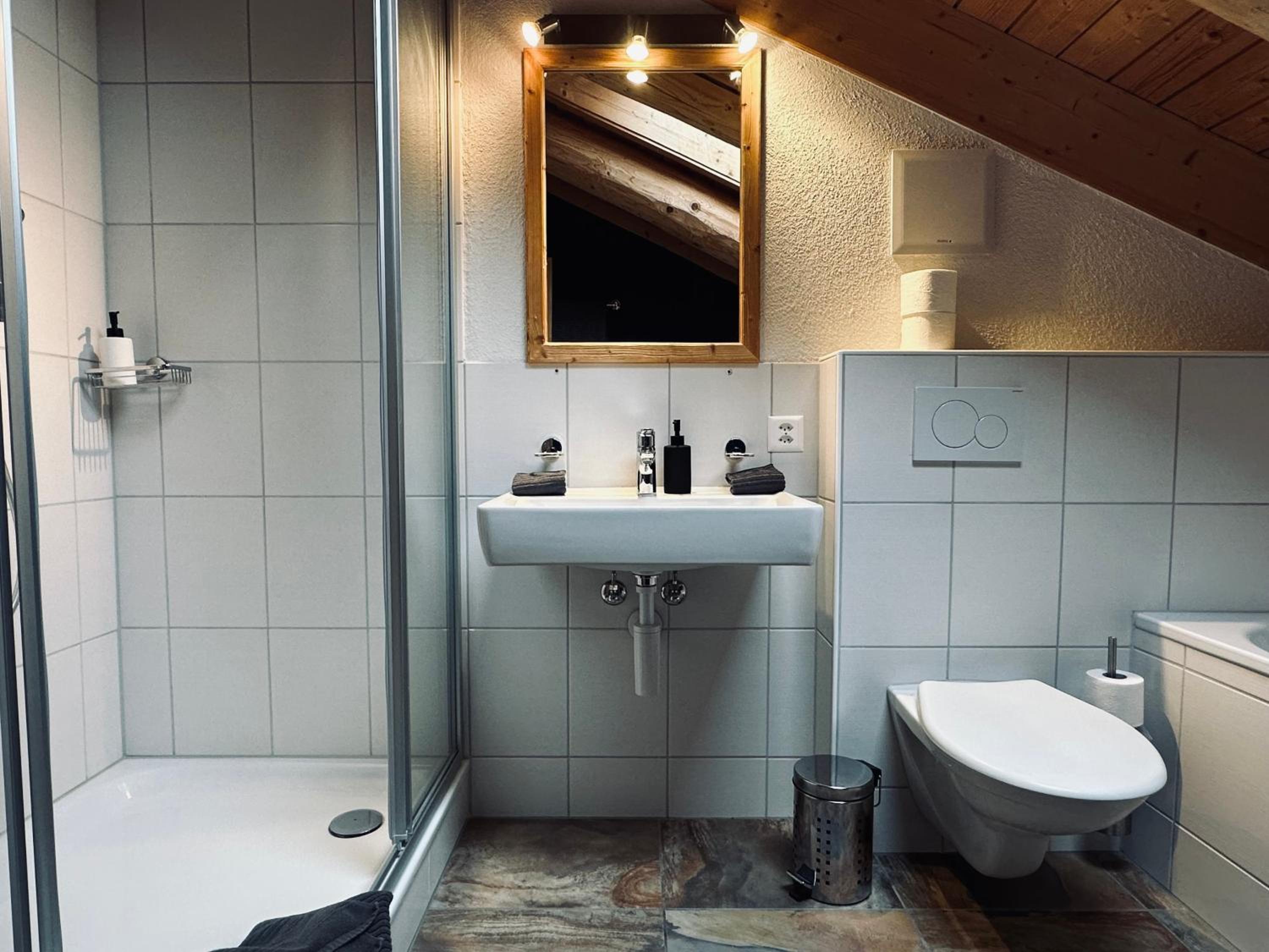 Standard 4 - Heiti Lodge