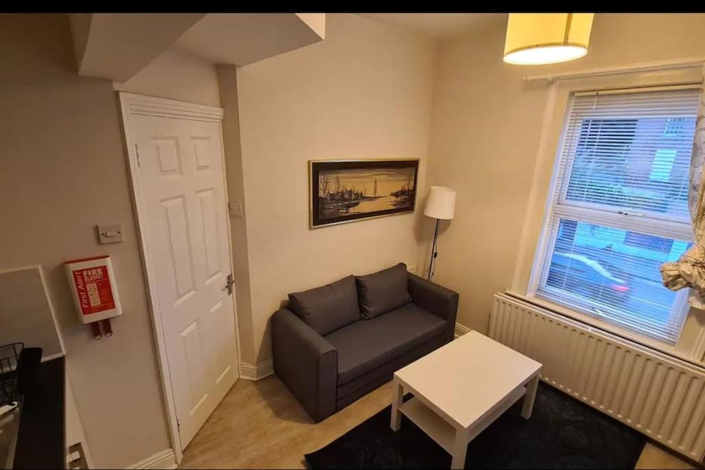 Entire 1 bedroom apartment