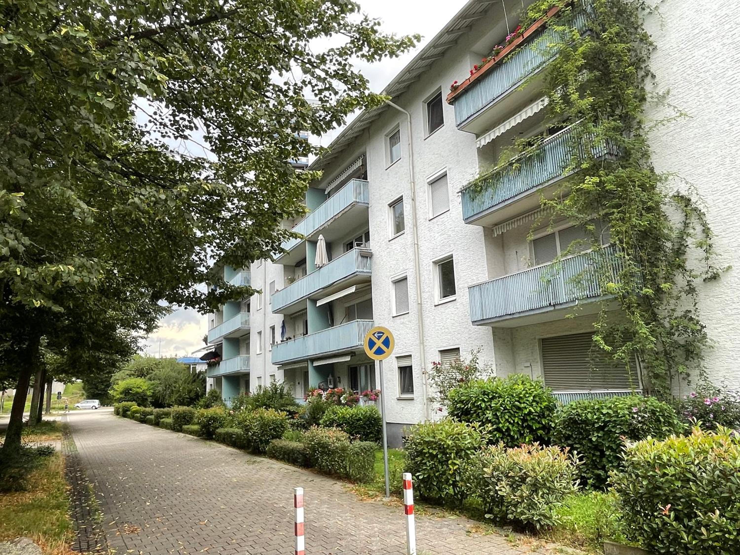 Luminous apartment in Kehl near Strasbourg, conveniently located next to a tram stop with direct access to Strasbourg city centre