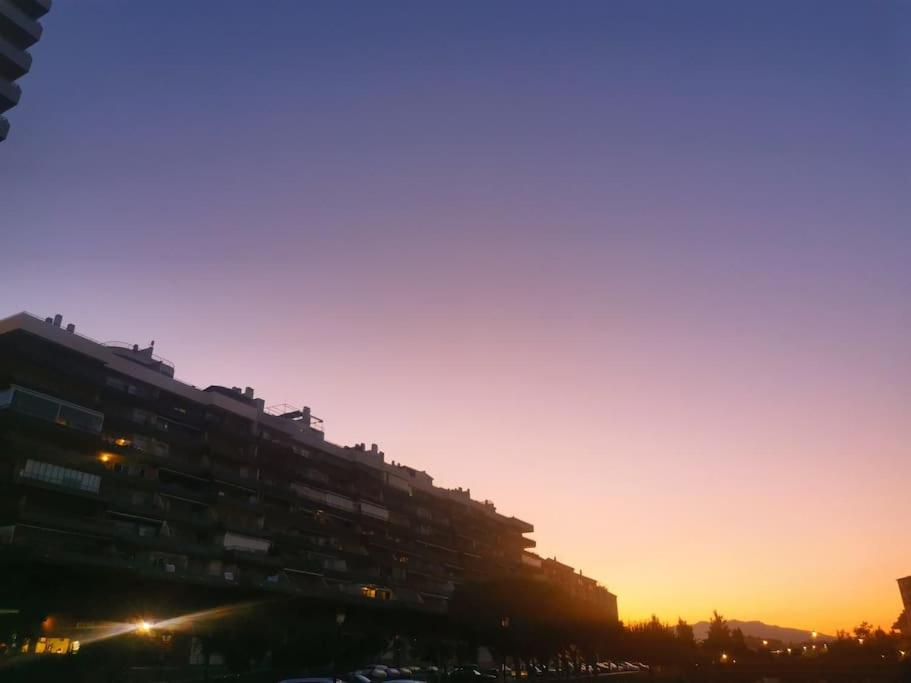 WintowinRentals Apartment with Stunning Sea and Mountain Views and Pool in Fuengirola