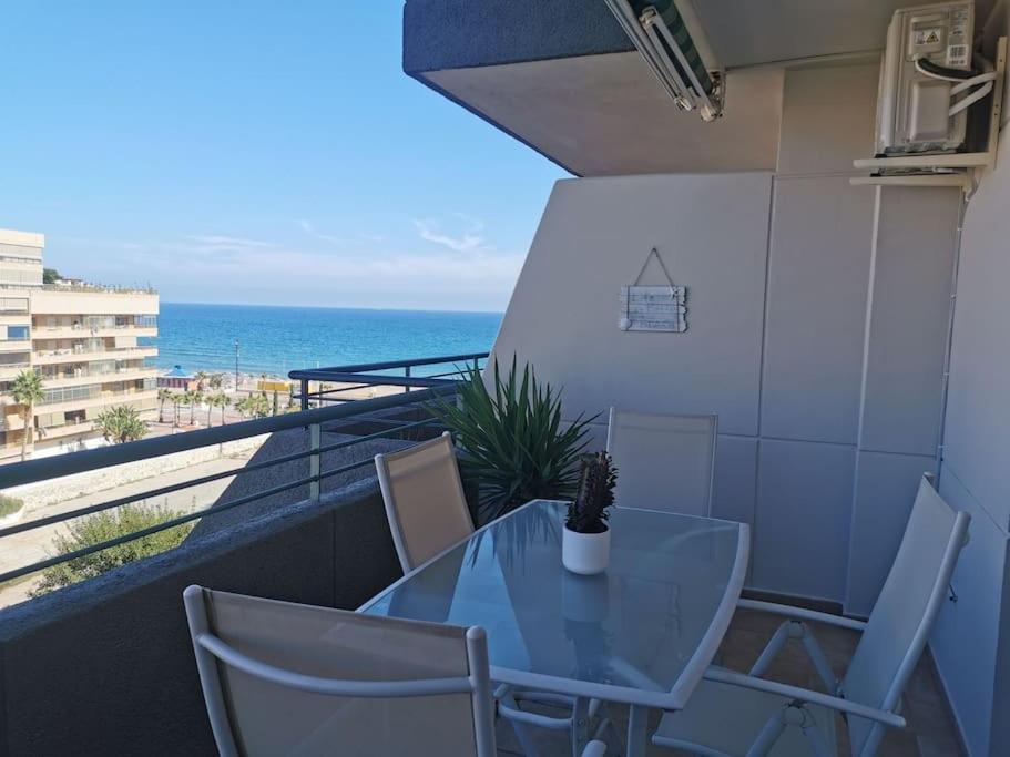 WintowinRentals Apartment with Stunning Sea and Mountain Views and Pool in Fuengirola