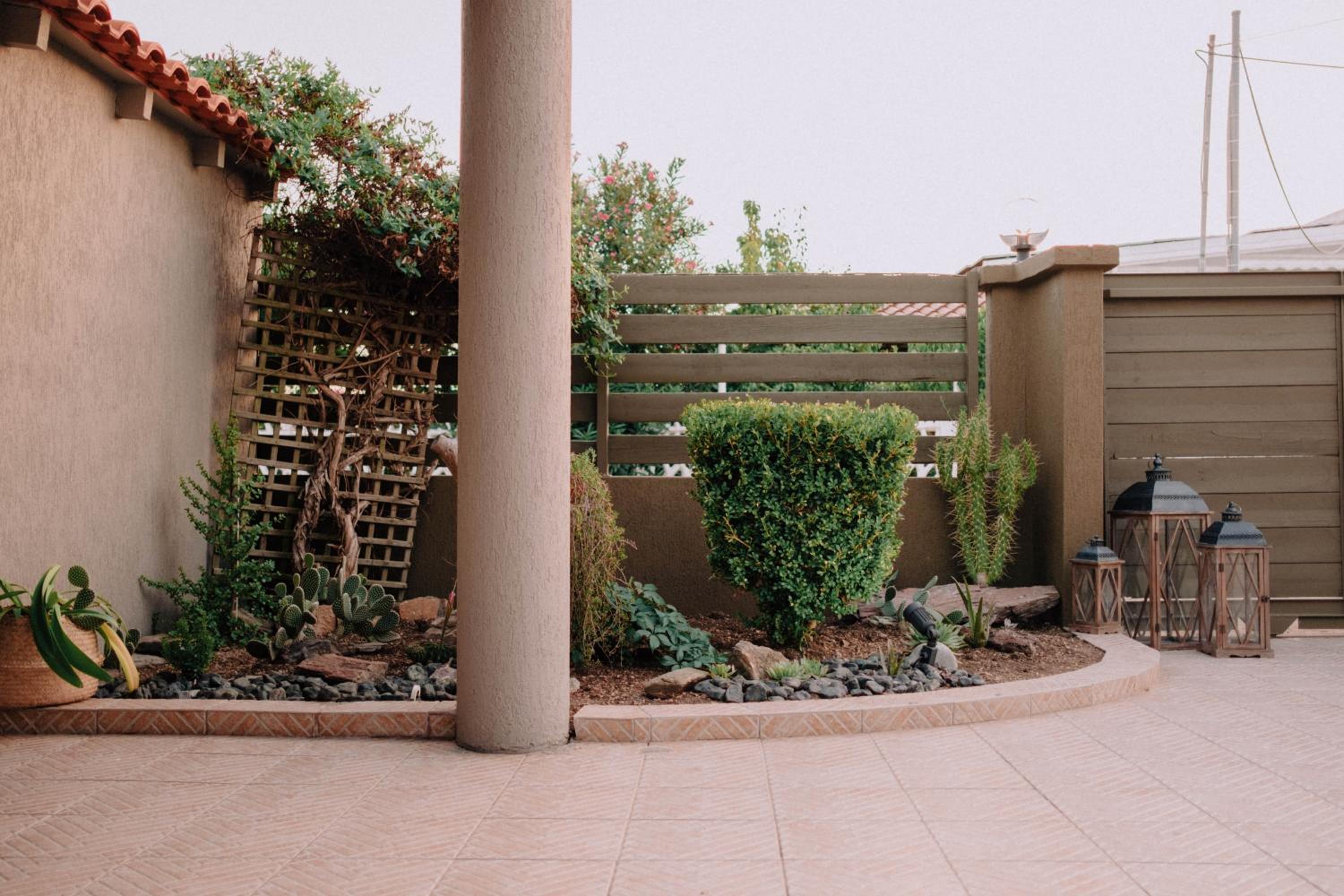 Anassa House