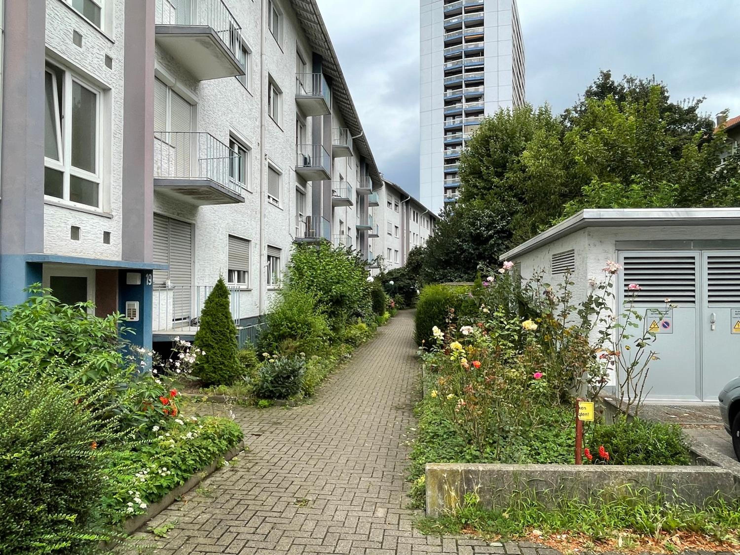 Luminous apartment in Kehl near Strasbourg, conveniently located next to a tram stop with direct access to Strasbourg city centre