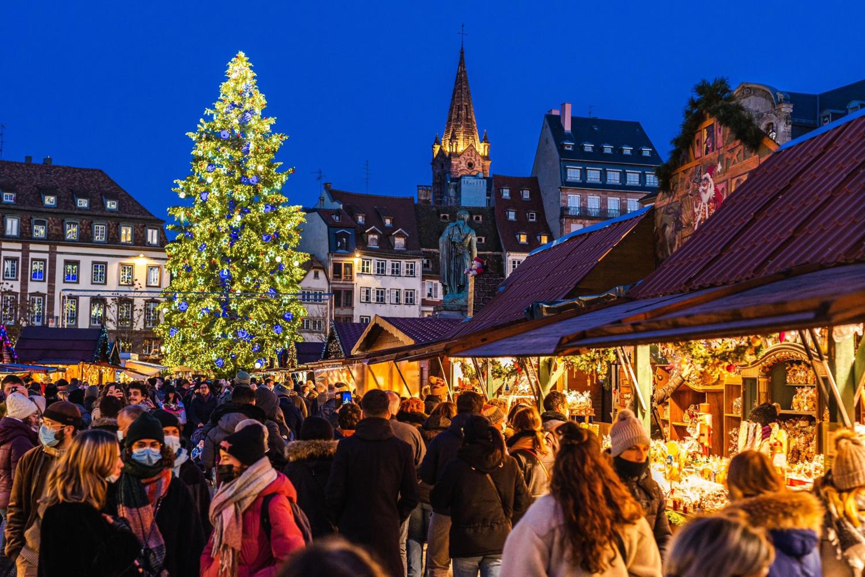 Luminous apartment in Kehl near Strasbourg, conveniently located next to a tram stop with direct access to Strasbourg city centre
