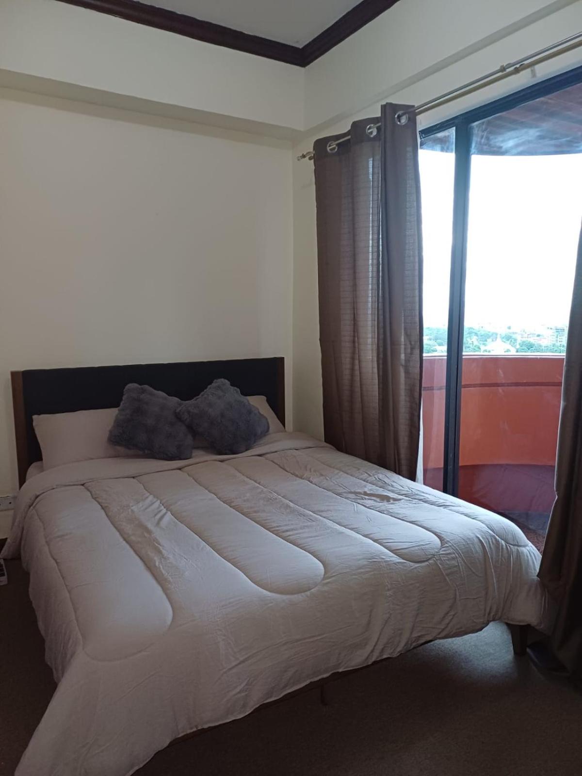 Citadel Inn Makati 1512 Fully-furnished unit for Staycation view 2