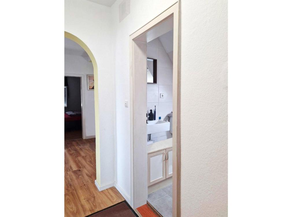 Wohnung Beth im Dachgeschoss mit Balkon