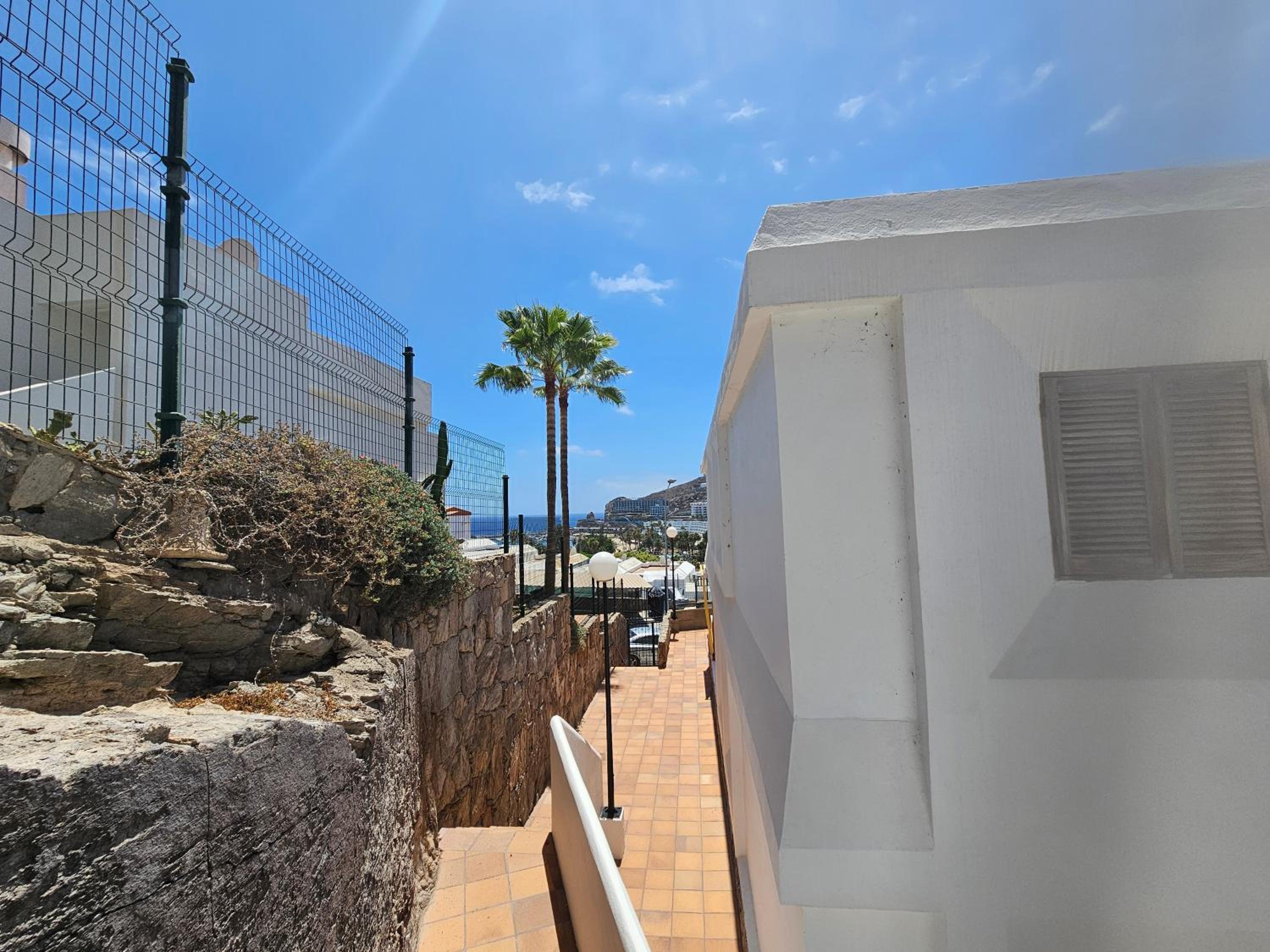 Modern apartment with sea view nearby the beach