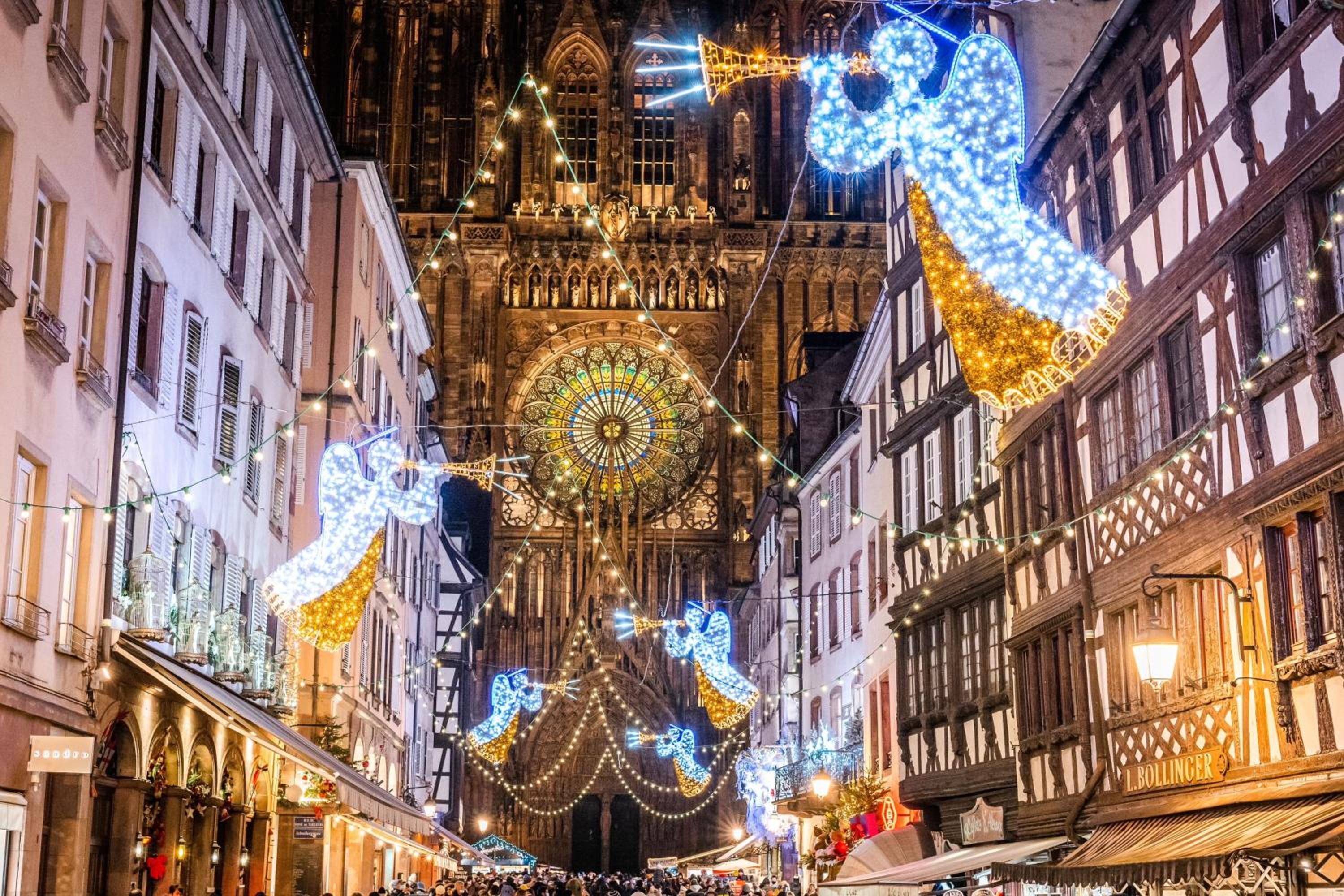 Luminous apartment in Kehl near Strasbourg, conveniently located next to a tram stop with direct access to Strasbourg city centre