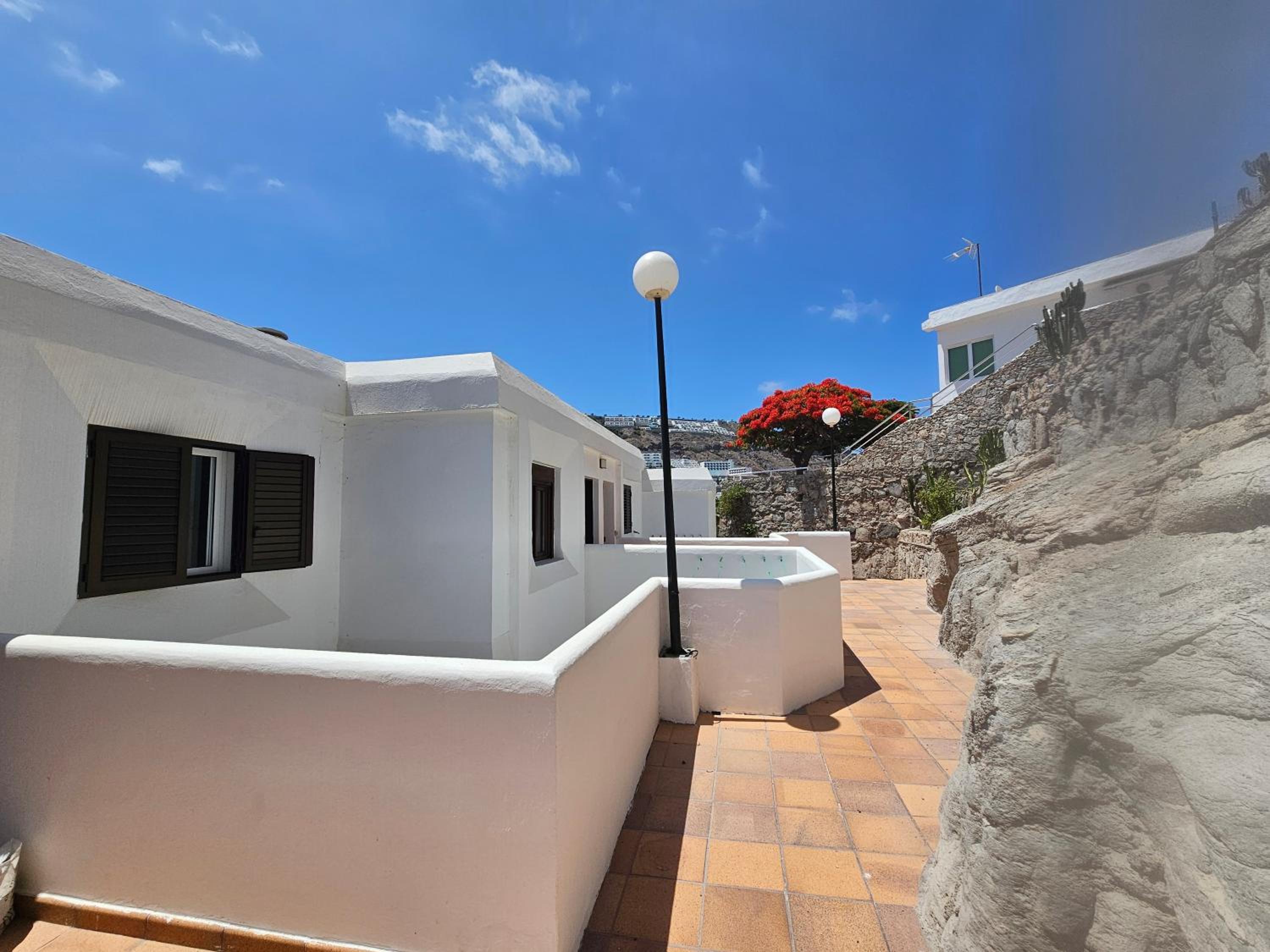 Modern apartment with sea view nearby the beach