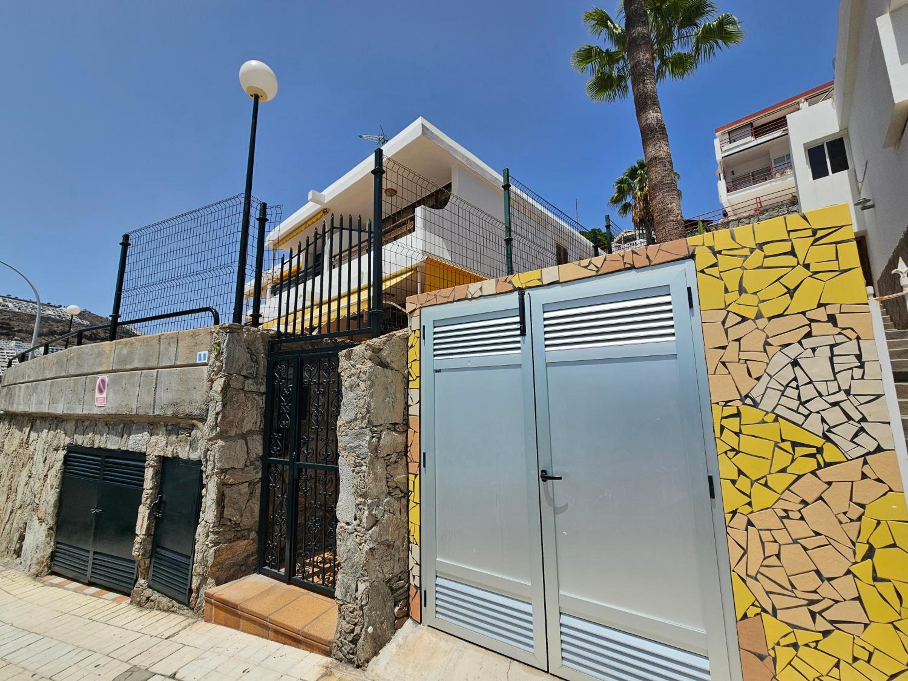 Modern apartment with sea view nearby the beach