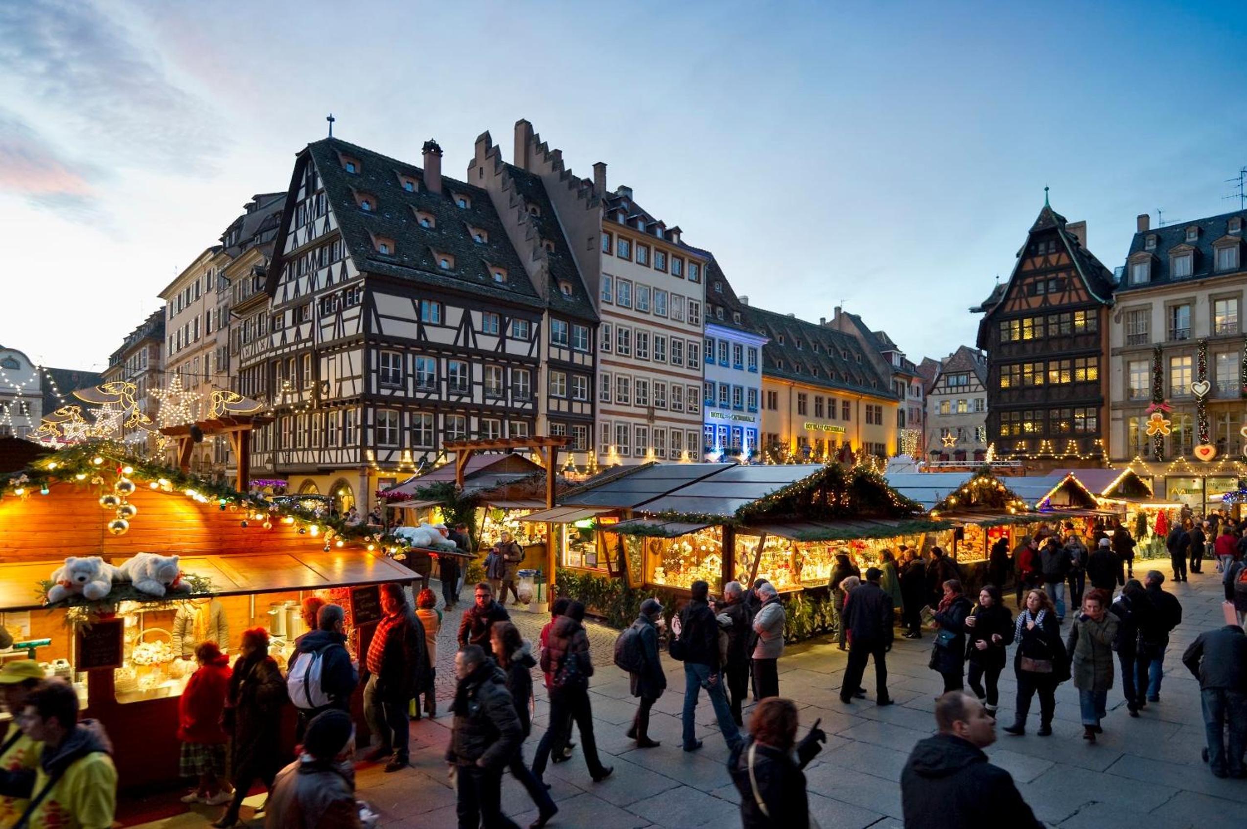 Luminous apartment in Kehl near Strasbourg, conveniently located next to a tram stop with direct access to Strasbourg city centre
